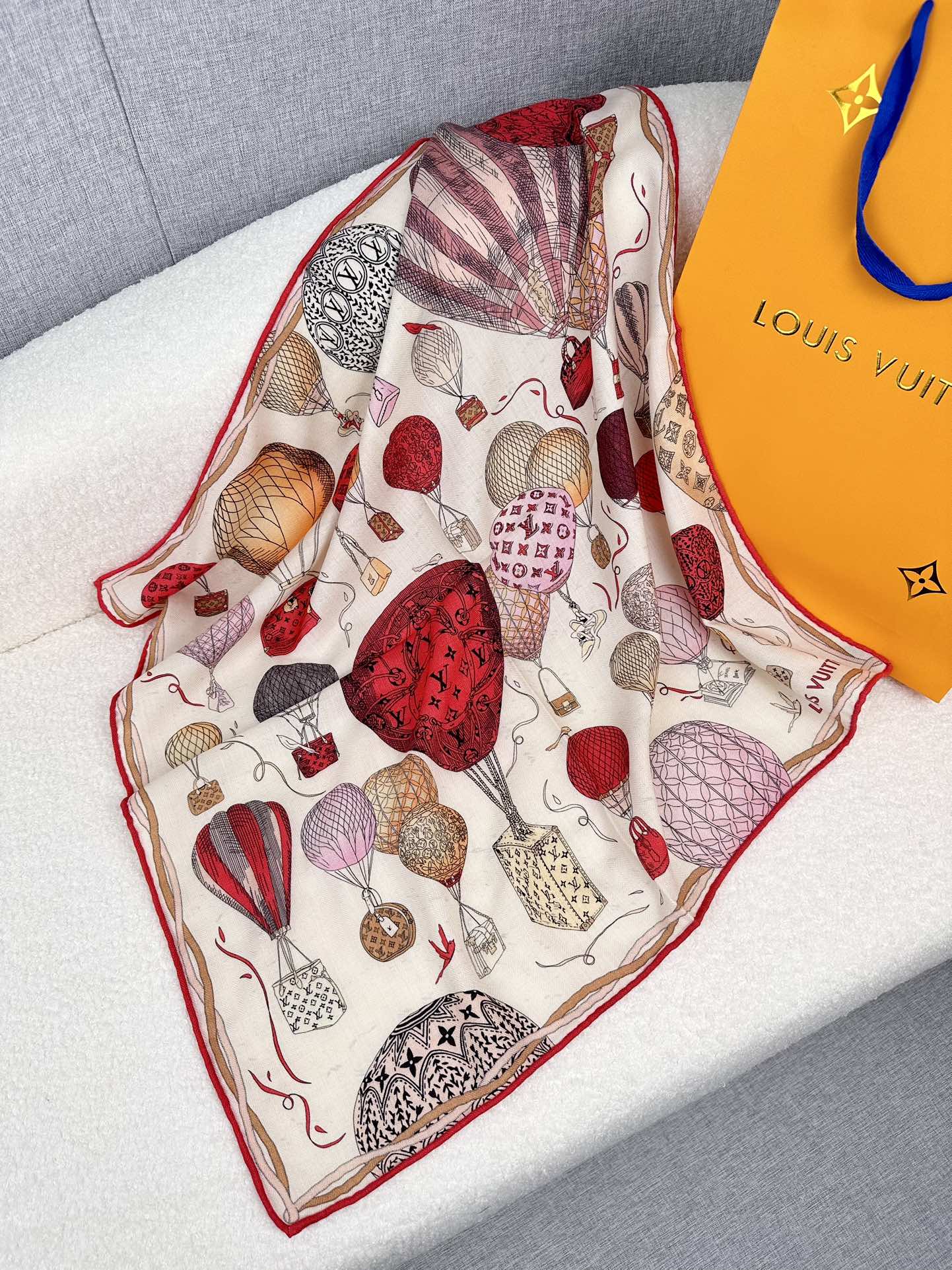 UP AND AWAY 70 CM SQUARE SILK SCARF COLORFUL 399801 mysite