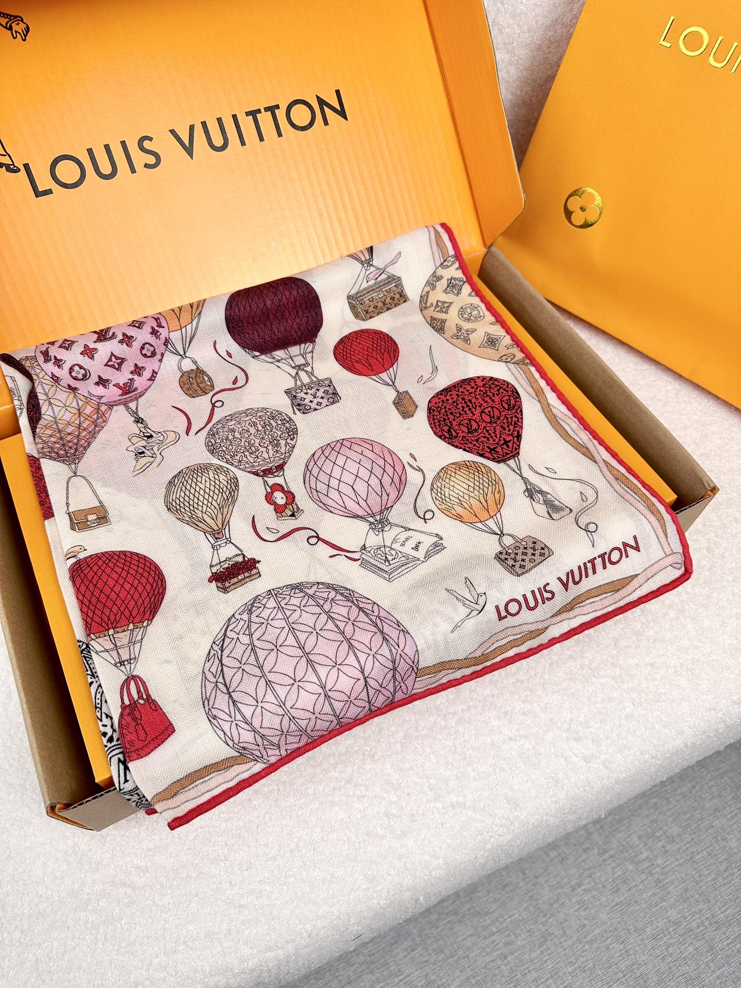 UP AND AWAY 70 CM SQUARE SILK SCARF COLORFUL 399801 mysite