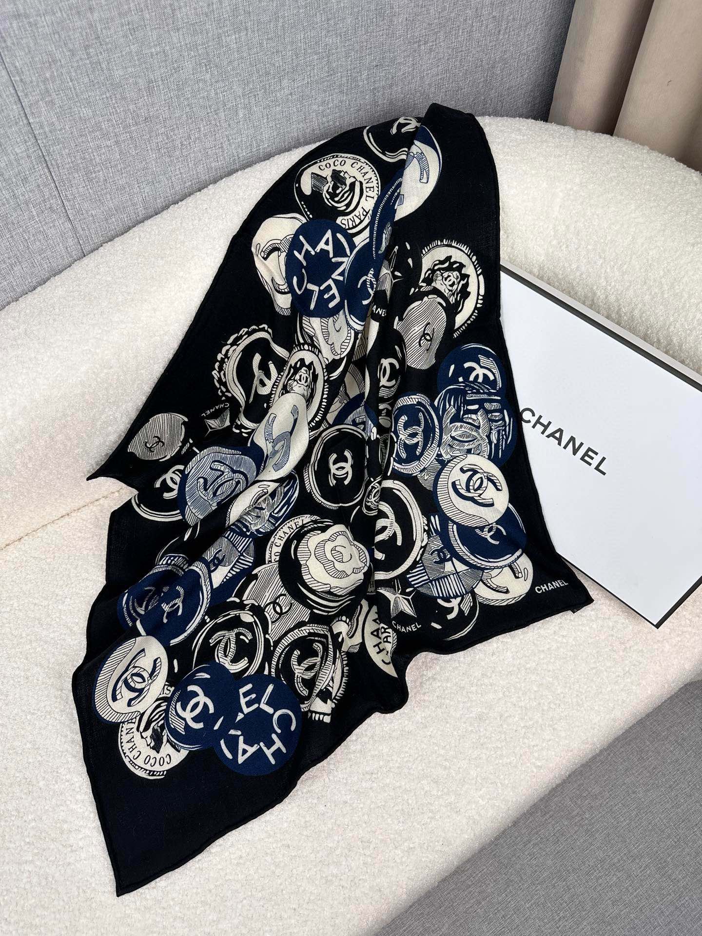 SQUARE SCARF 70 CM IN BLACK MIX WHITE CASHMERE AND SILK 399802 mysite