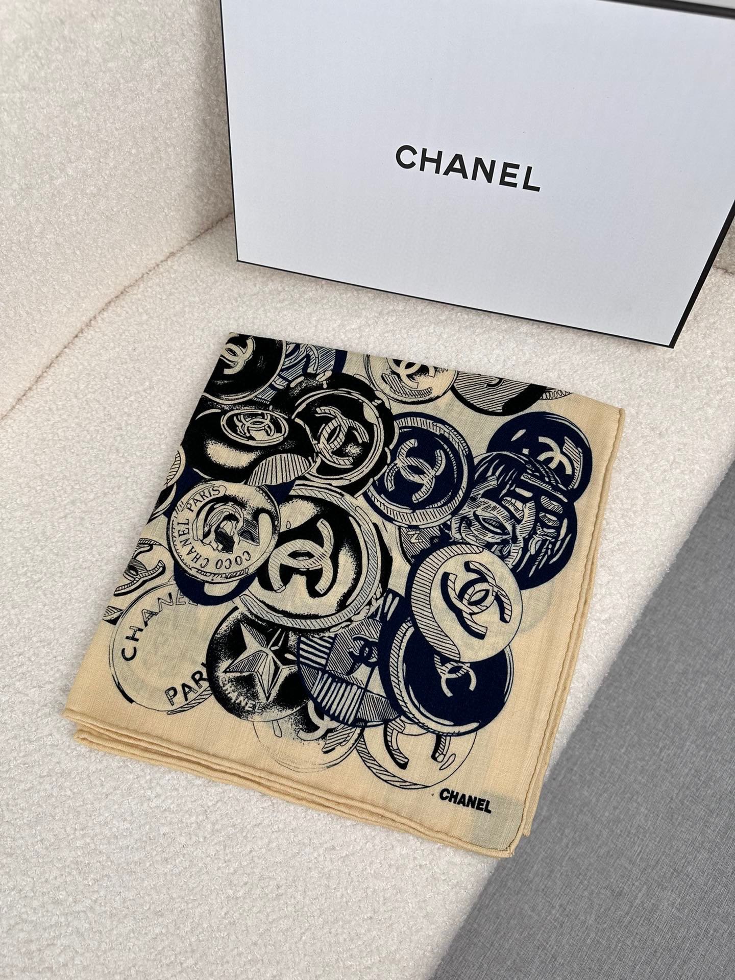 SQUARE SCARF 70 CM IN COLORFUL CASHMERE AND SILK 399804 mysite