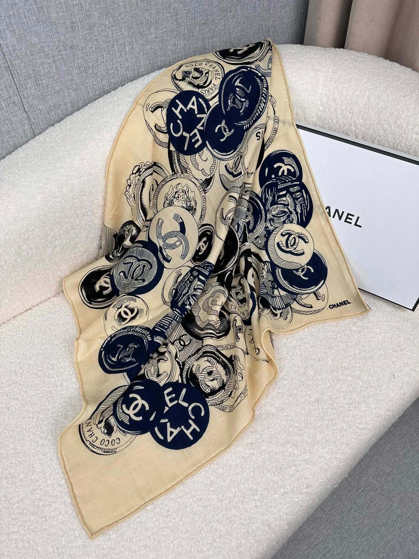 SQUARE SCARF 70 CM IN COLORFUL CASHMERE AND SILK 399804 mysite