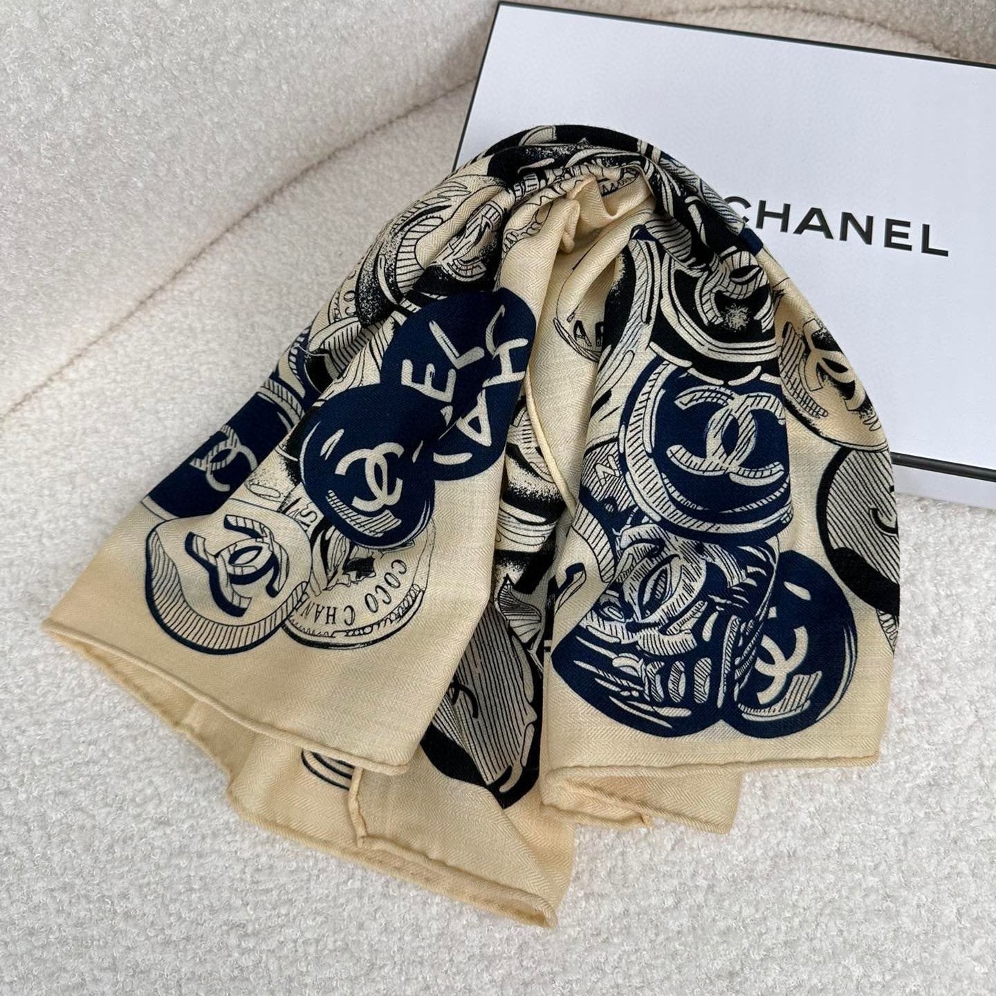 SQUARE SCARF 70 CM IN COLORFUL CASHMERE AND SILK 399804 mysite