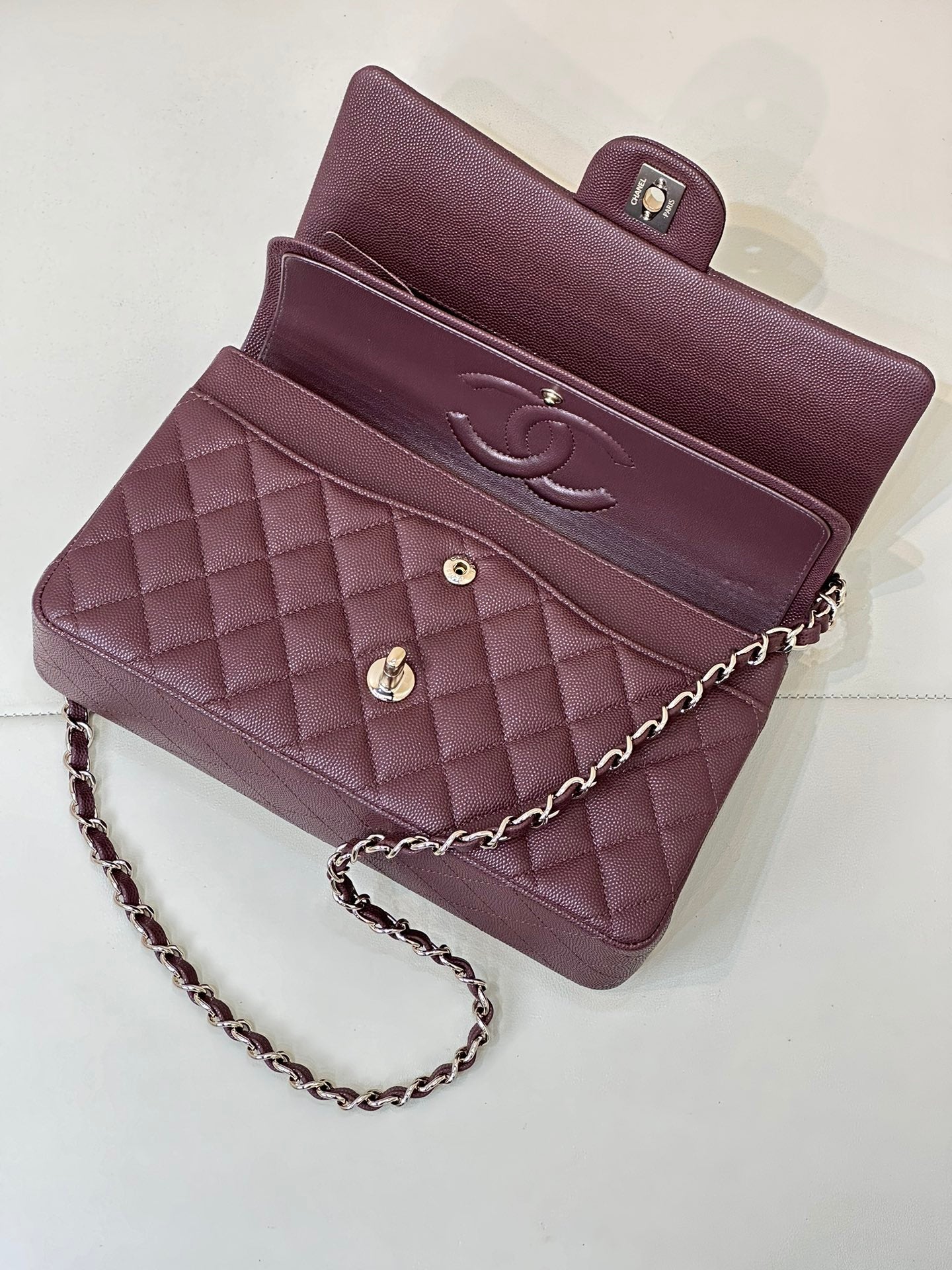CLASSIC FLAP 25CM BURGUNDY CAVIAR LIGHT GOLD HARDWARE mysite
