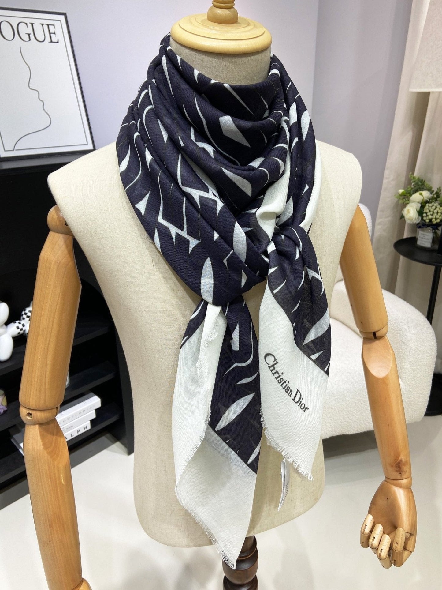 MISS DIOR ALLOVER SHAWL 140 CM IN BLACK MIX WHITE SILK CASHMERE 411629 mysite