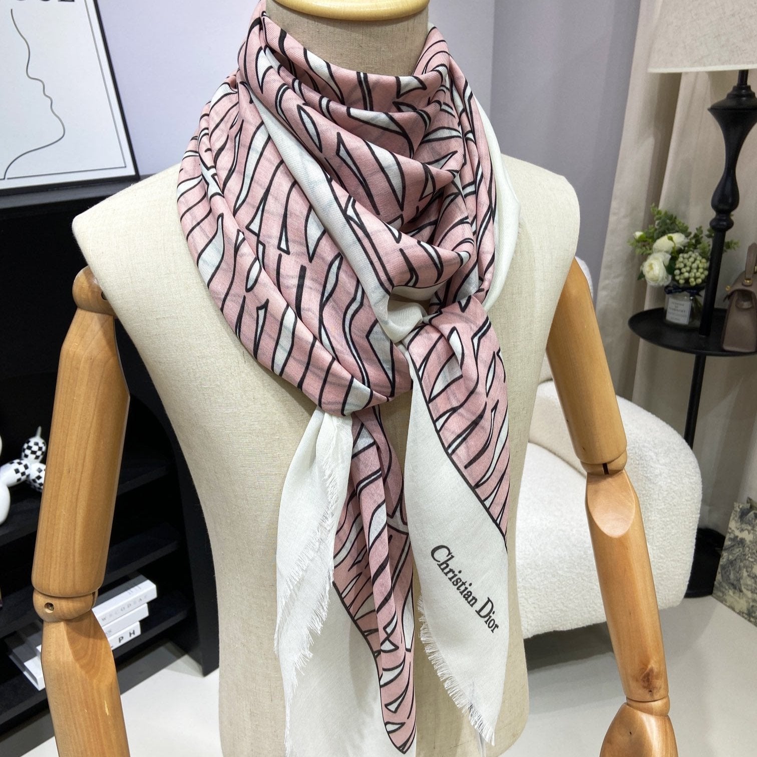 MISS DIOR ALLOVER SHAWL 140 CM IN PALE PINK MIX WHITE SILK CASHMERE 411631 mysite