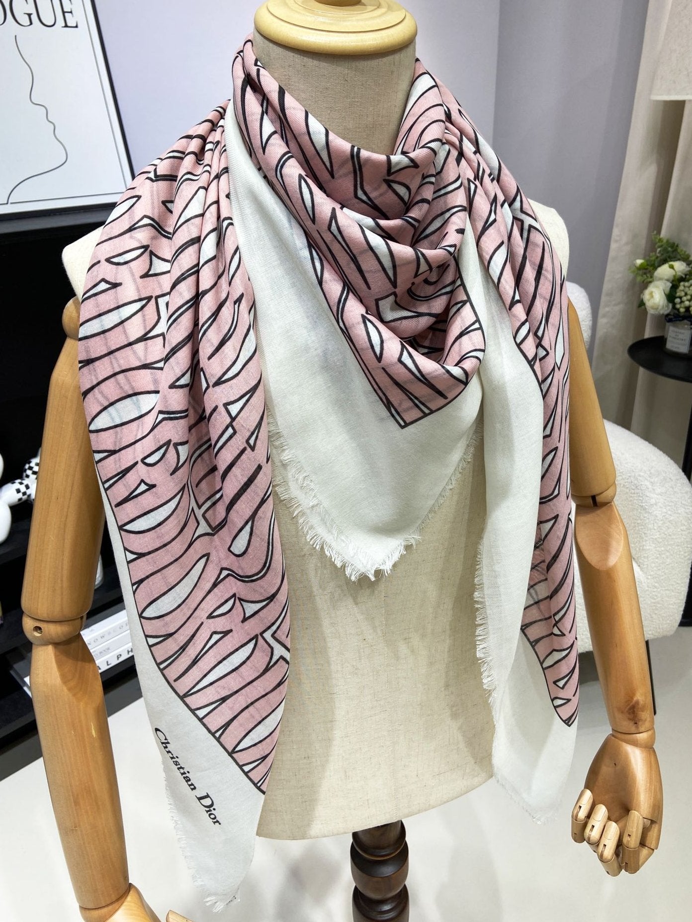 MISS DIOR ALLOVER SHAWL 140 CM IN PALE PINK MIX WHITE SILK CASHMERE 411631 mysite