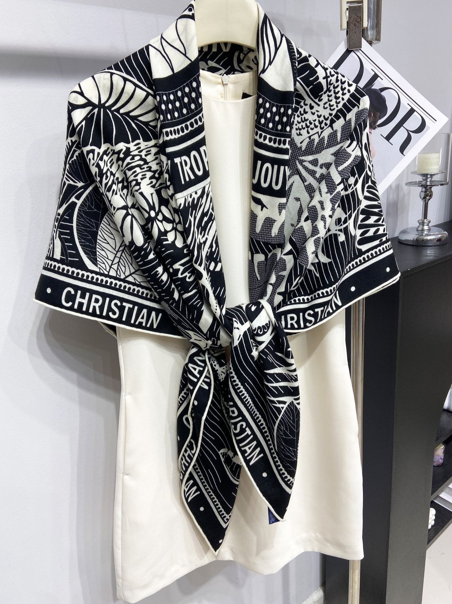 SQUARE SCARF 140 CM IN BLACK MIX WHITE MONOGRAM WOOL AND SILK 415109 mysite