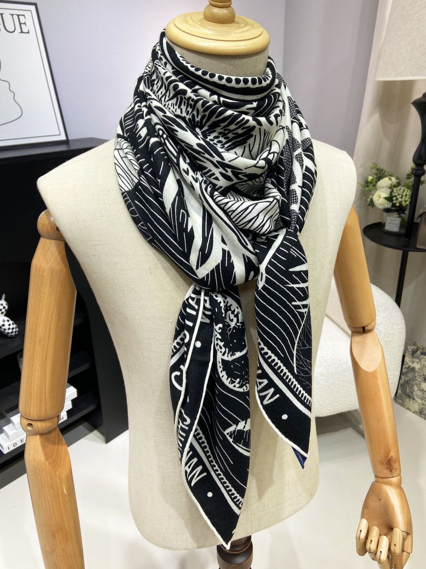 SQUARE SCARF 140 CM IN BLACK MIX WHITE MONOGRAM WOOL AND SILK 415109 mysite