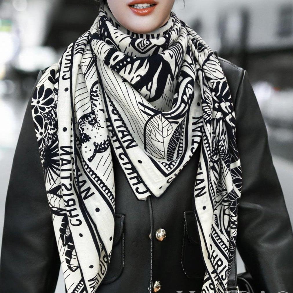 SQUARE SCARF 140 CM IN BLACK MIX WHITE MONOGRAM WOOL AND SILK 415111 mysite