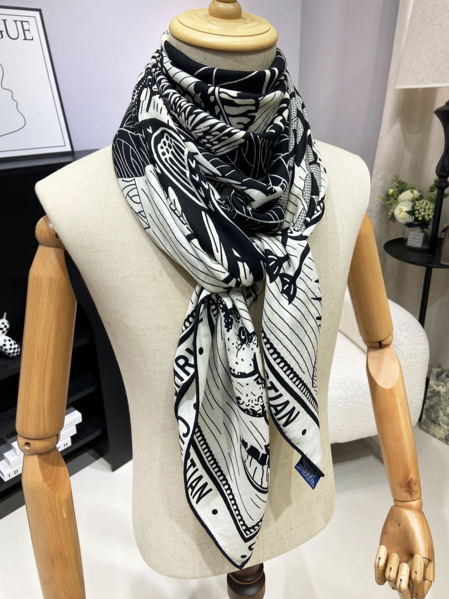 SQUARE SCARF 140 CM IN BLACK MIX WHITE MONOGRAM WOOL AND SILK 415111 mysite