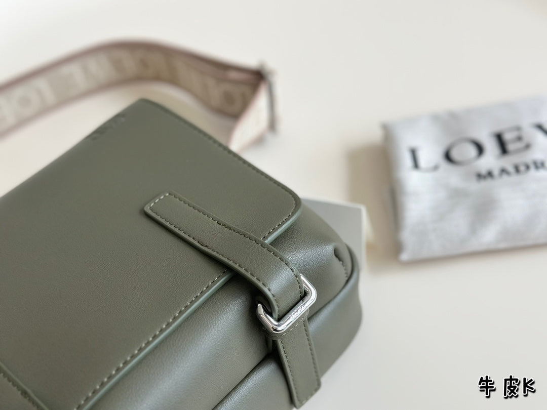 XS MILITARY MESSENGER 23 BAG IN DARK KHAKI GREEN CALFSKIN mysite