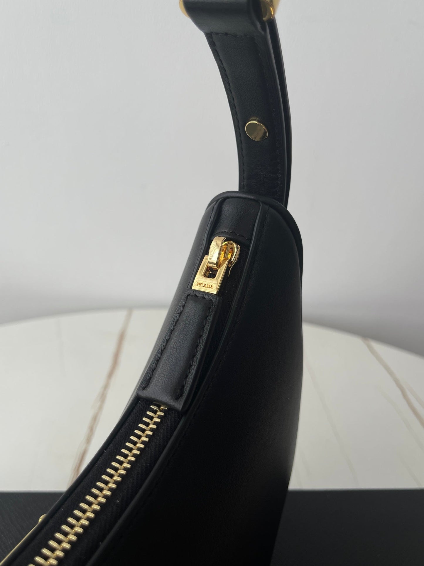 PRA ARQUÉ 22 SHOULDER BAG IN BLACK LEATHER mysite