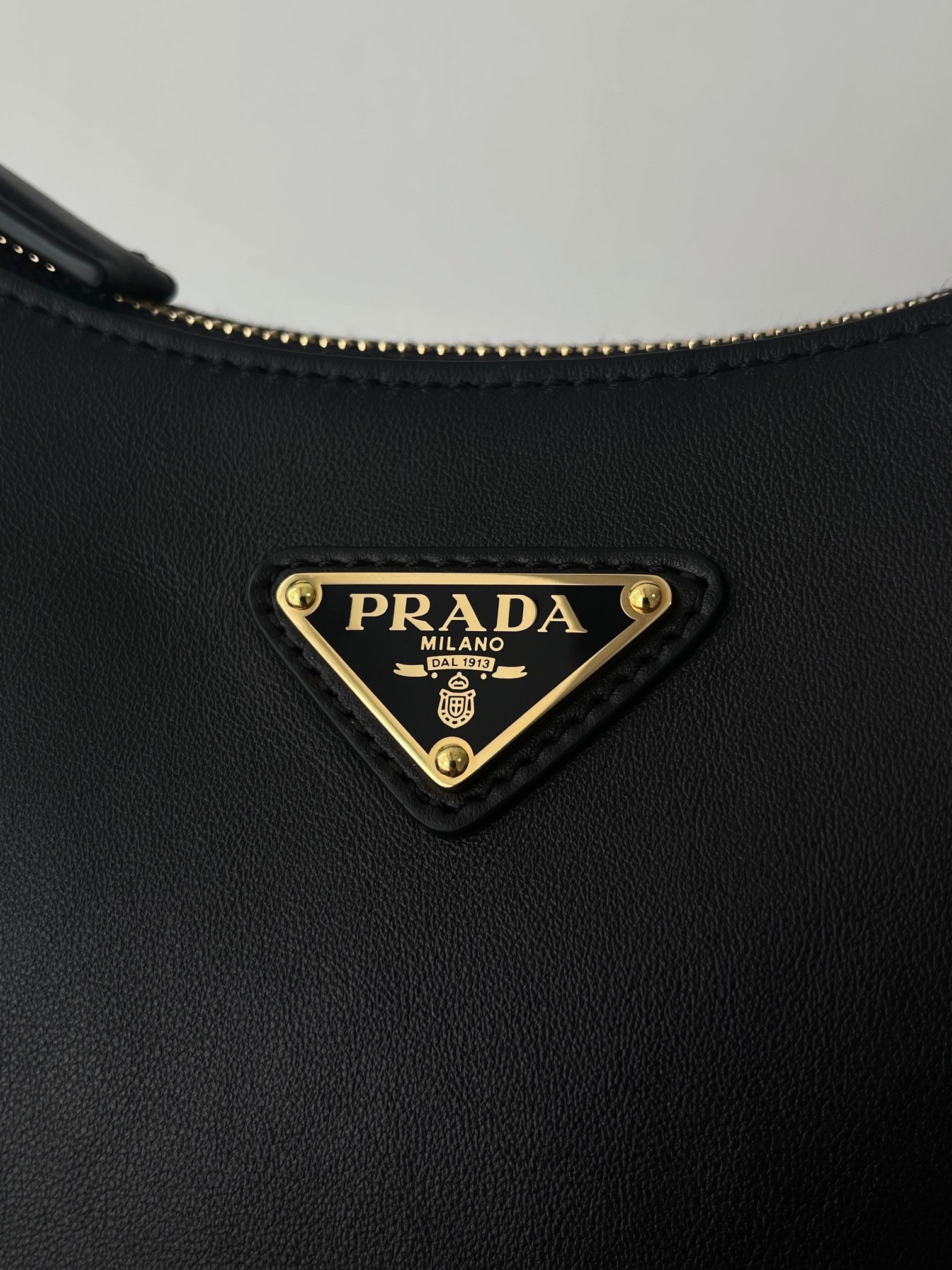 PRA ARQUÉ 22 SHOULDER BAG IN BLACK LEATHER mysite
