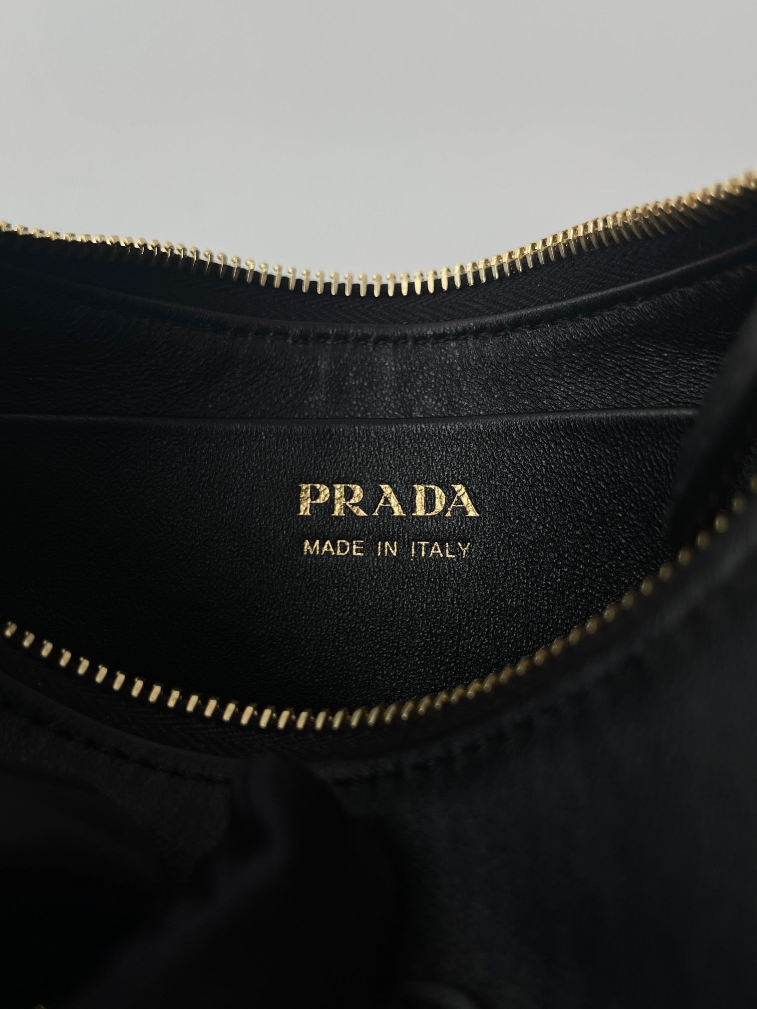 PRA ARQUÉ 22 SHOULDER BAG IN BLACK LEATHER mysite