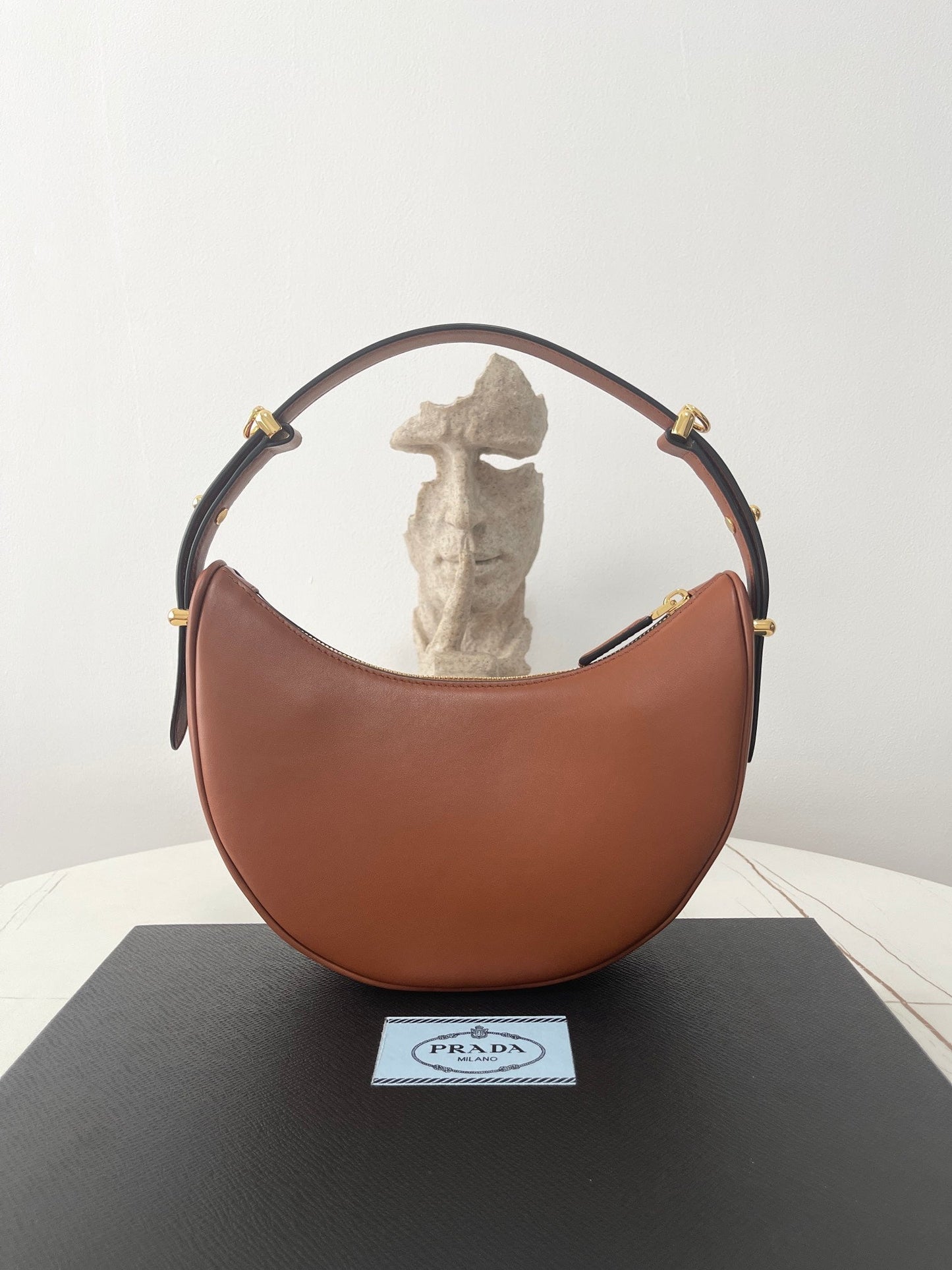 PRA ARQUÉ 22 SHOULDER BAG IN COGNAC BROWN LEATHER mysite