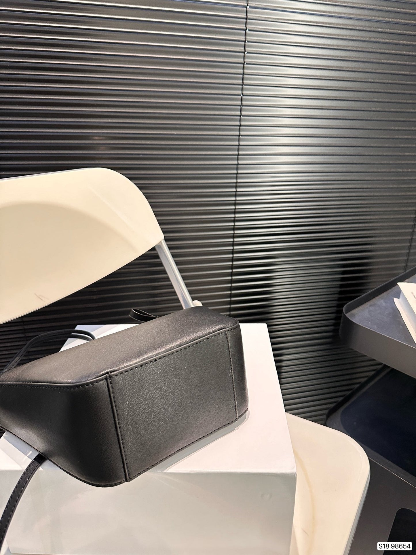 LOE LUNA HOBO 17 BAG IN BLACK CALFSKIN mysite