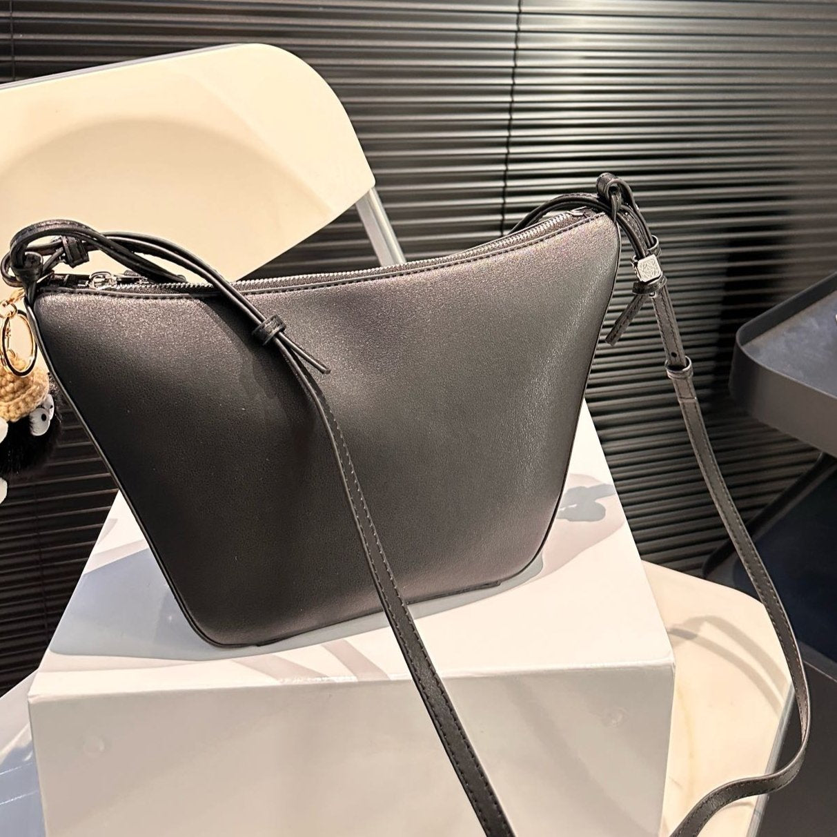 LOE LUNA HOBO 17 BAG IN BLACK CALFSKIN mysite