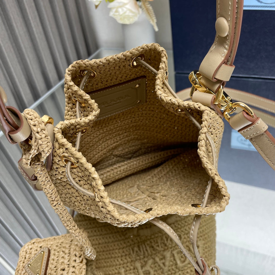BUCKET BAG 20 IN BEIGE WOVEN RAFFIA EMBOSSED LOGO mysite