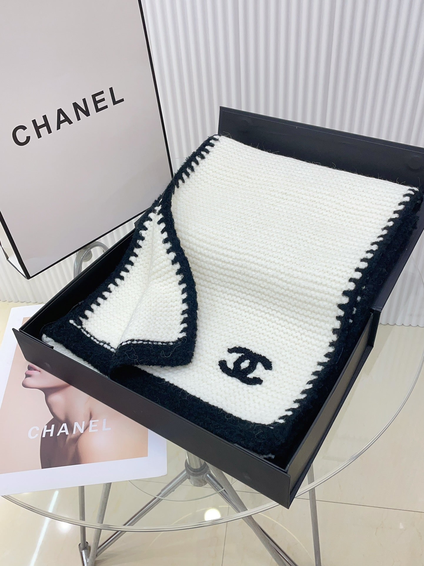 KNIT SCARF 200 CM IN WHITE CASHMERE WITH BLACK LOGO 383911 mysite