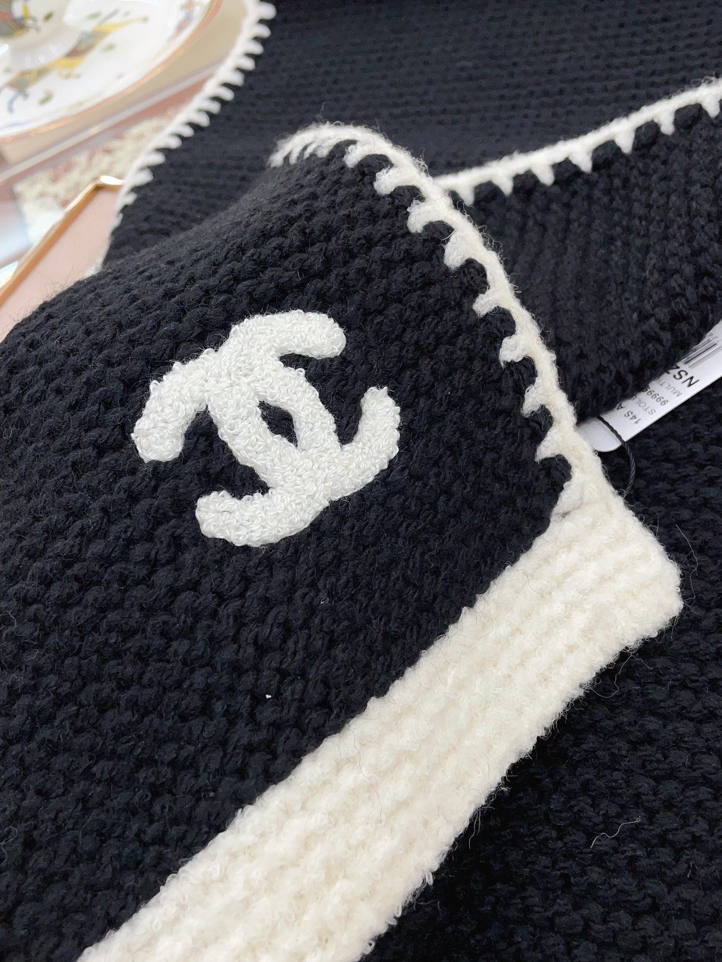 KNIT SCARF 200 CM IN BLACK CASHMERE WITH WHITE LOGO 383910 mysite