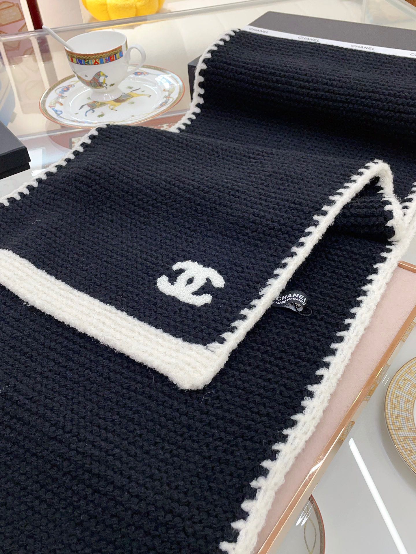 KNIT SCARF 200 CM IN BLACK CASHMERE WITH WHITE LOGO 383910 mysite