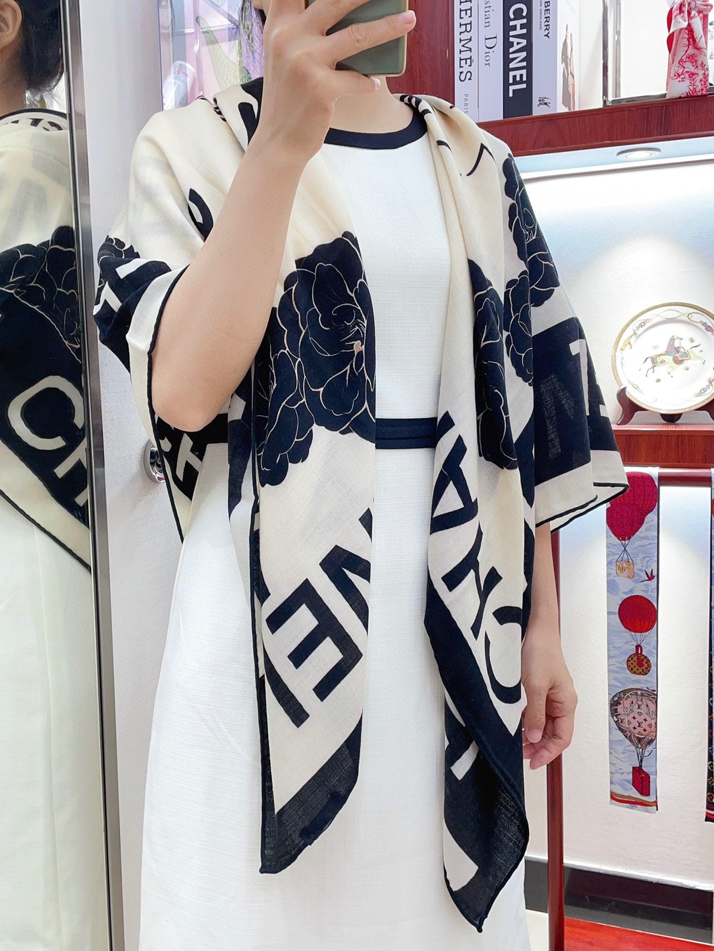 SQUARE SCARF 140 CM IN BLACK MIX WHITE CASHMERE AND SILK 389993 mysite