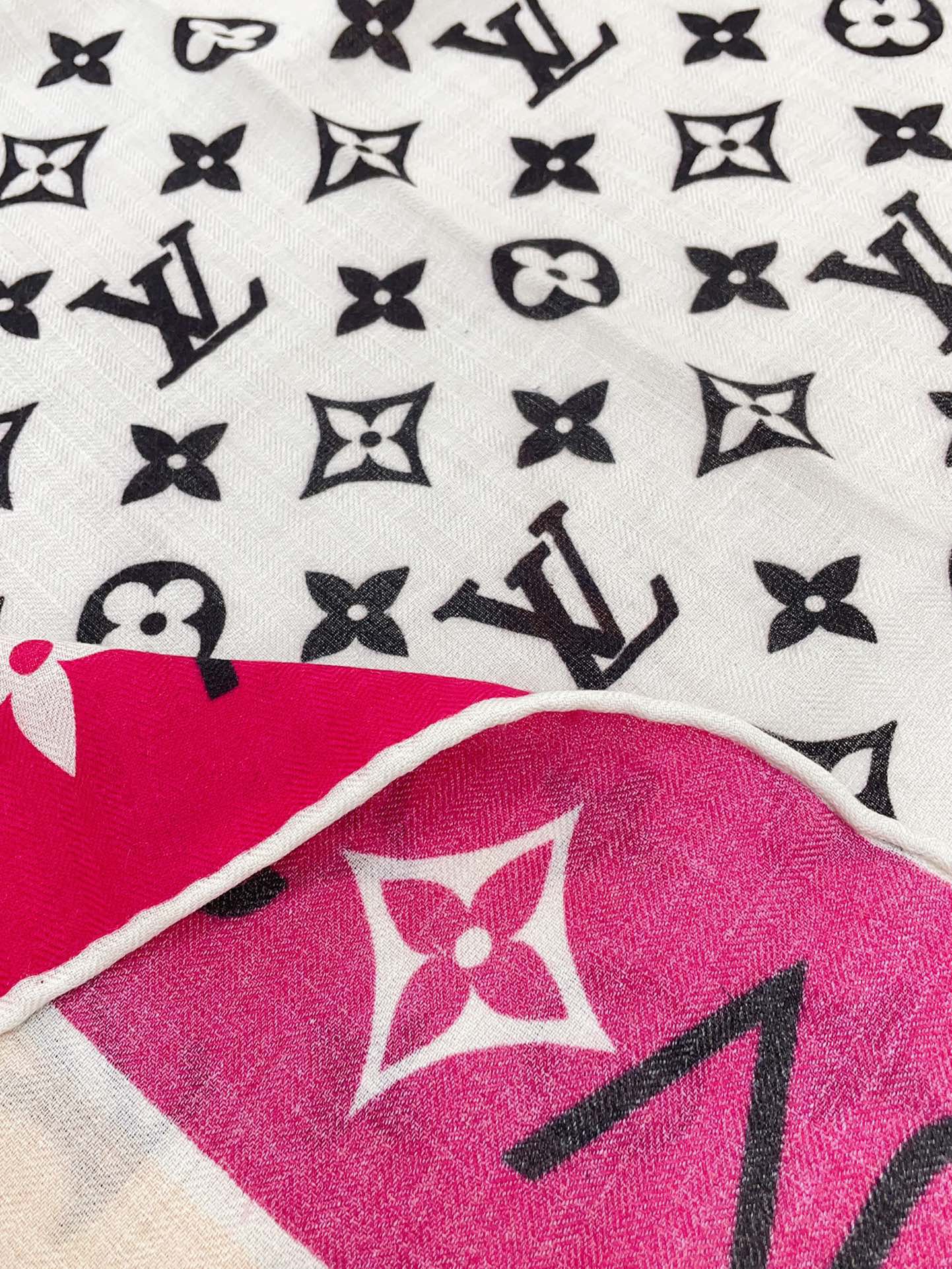 MONOGRAM INFINITY 135 CM SQUARE SILK SCARF COLORFUL 398265 mysite