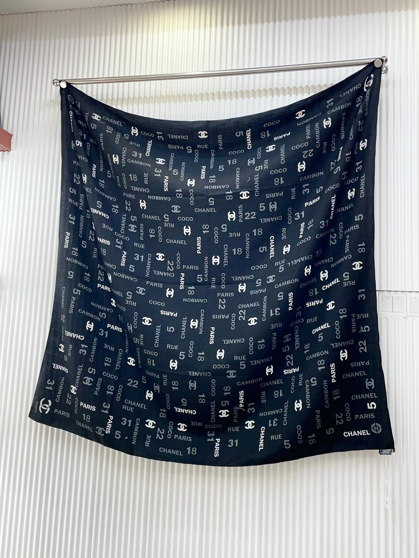 SQUARE SCARF 140 CM IN BLACK MONOGRAM CASHMERE 401159 mysite
