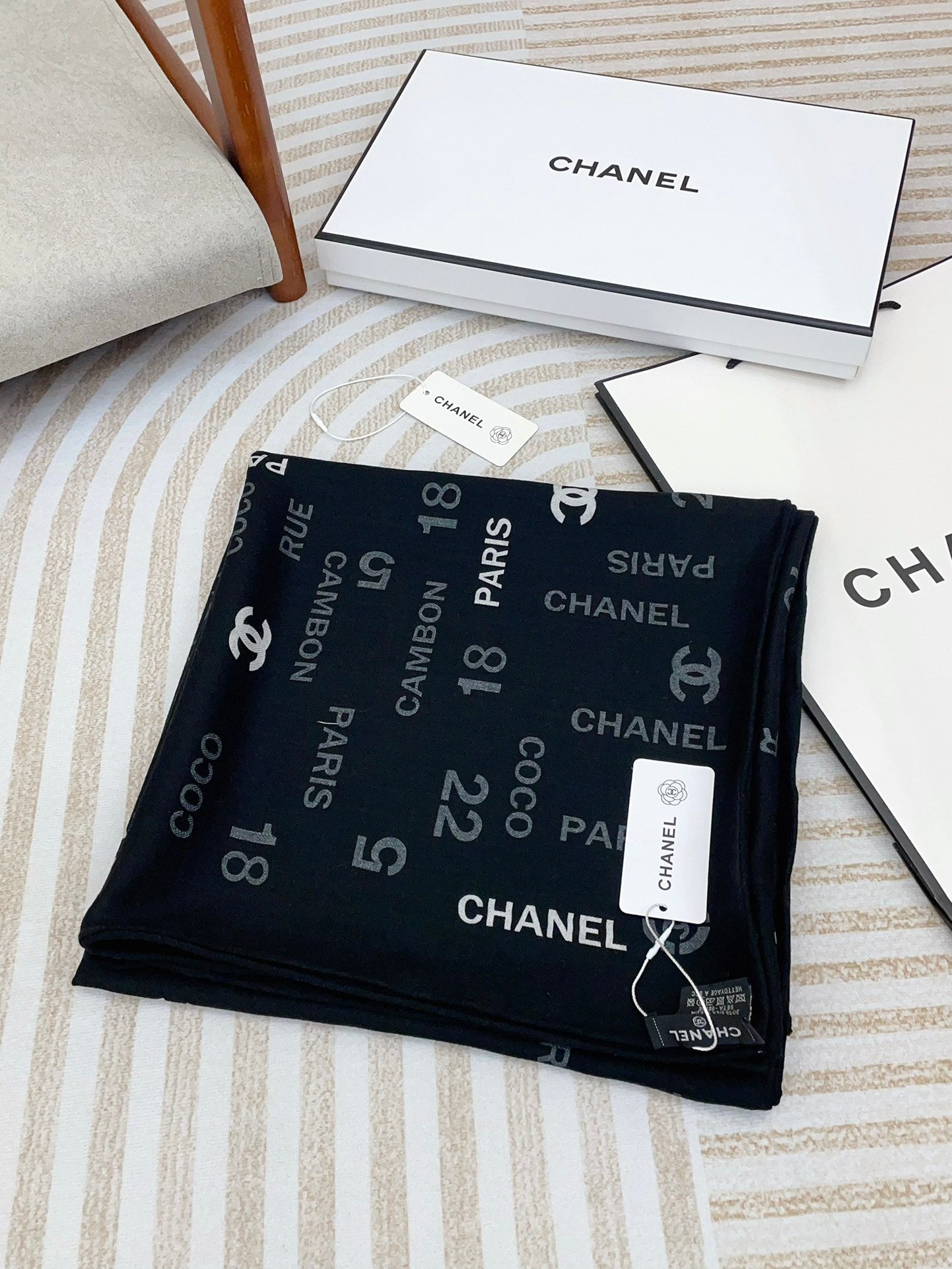 SQUARE SCARF 140 CM IN BLACK MONOGRAM CASHMERE 401159 mysite