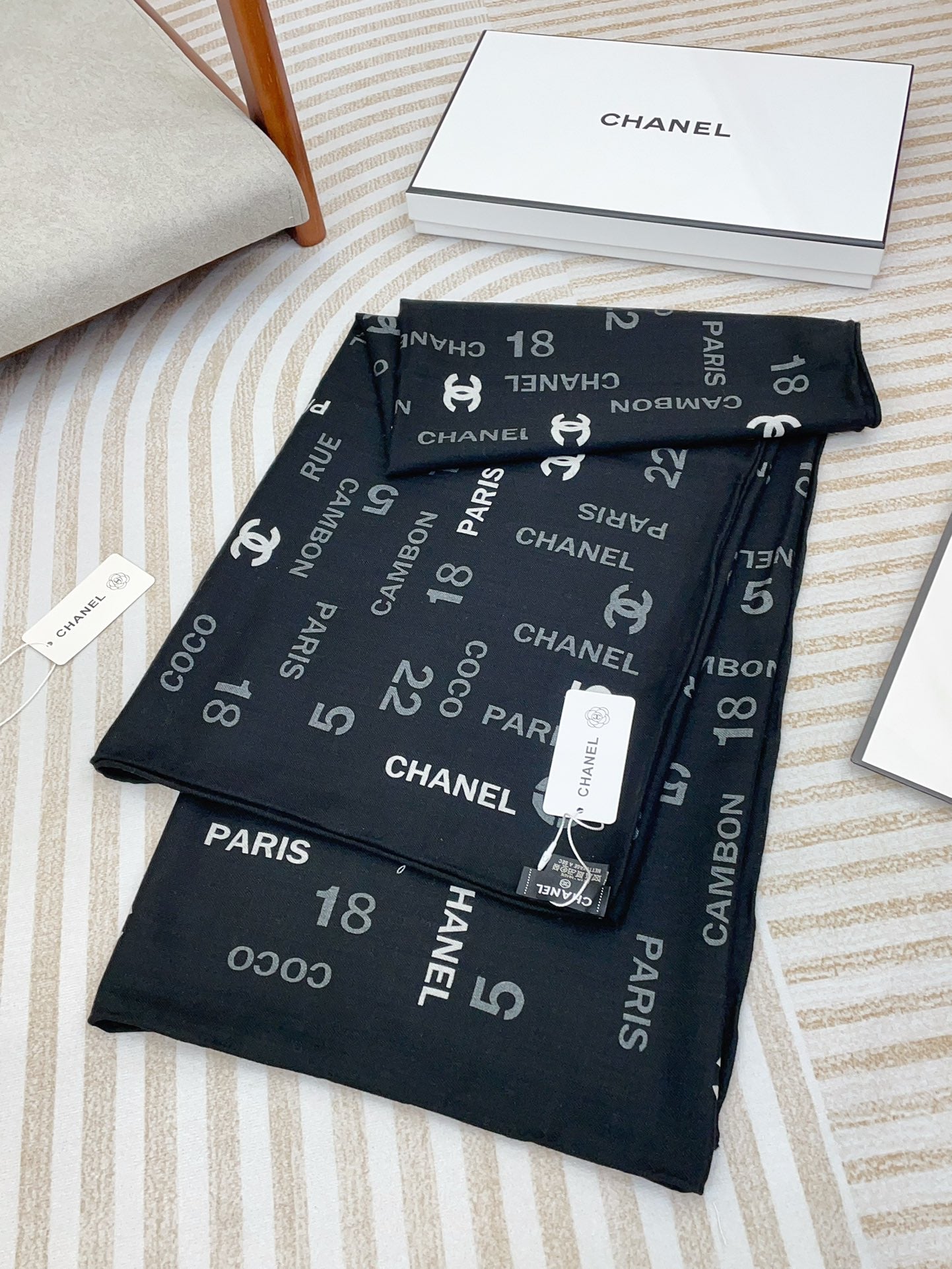 SQUARE SCARF 140 CM IN BLACK MONOGRAM CASHMERE 401159 mysite