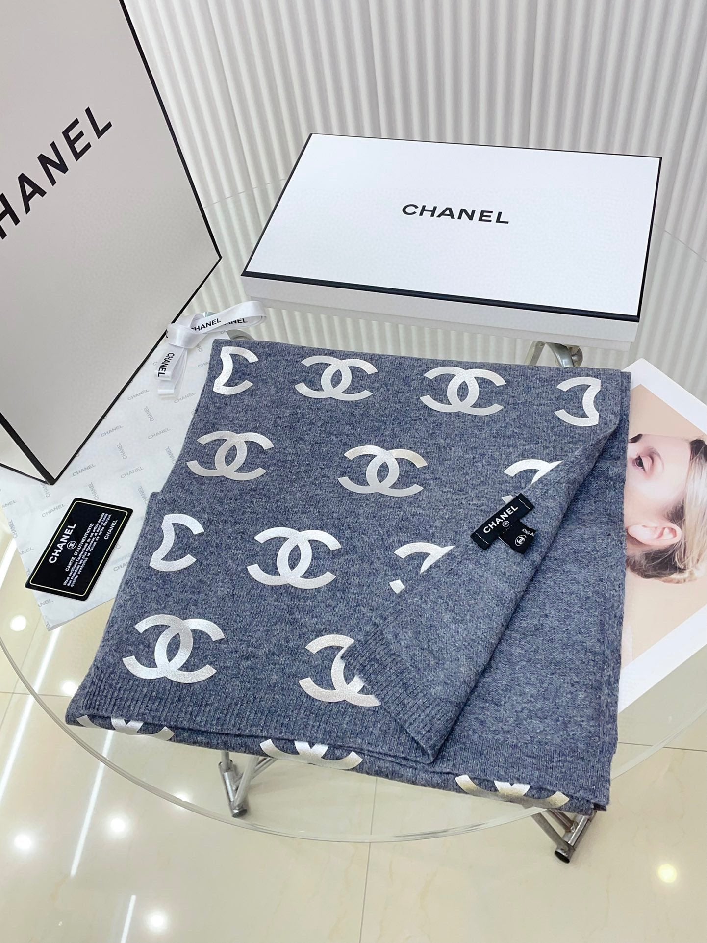 SCARF 190 CM IN COOL GRAY CASHMERE WITH SILVER LOGO 401170 mysite