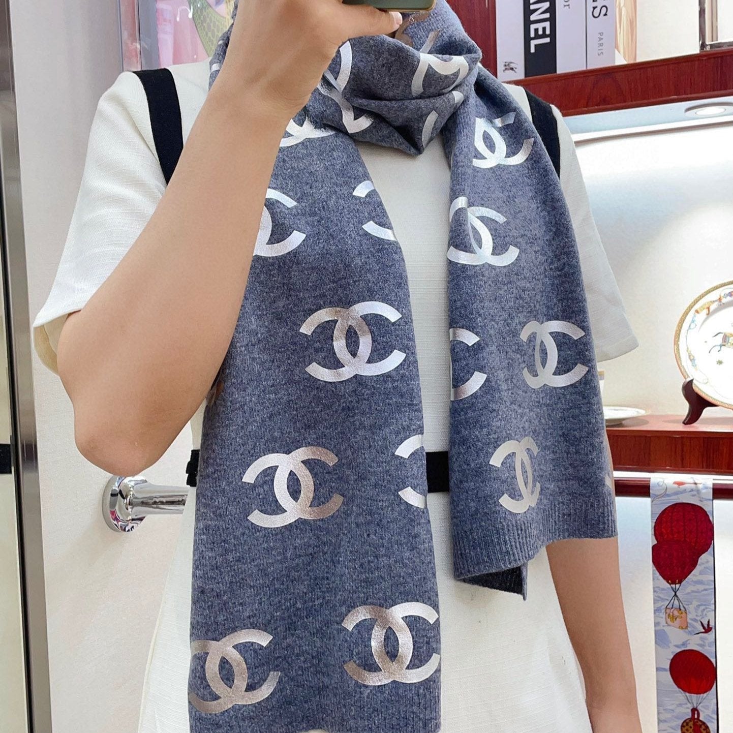 SCARF 190 CM IN COOL GRAY CASHMERE WITH SILVER LOGO 401170 mysite