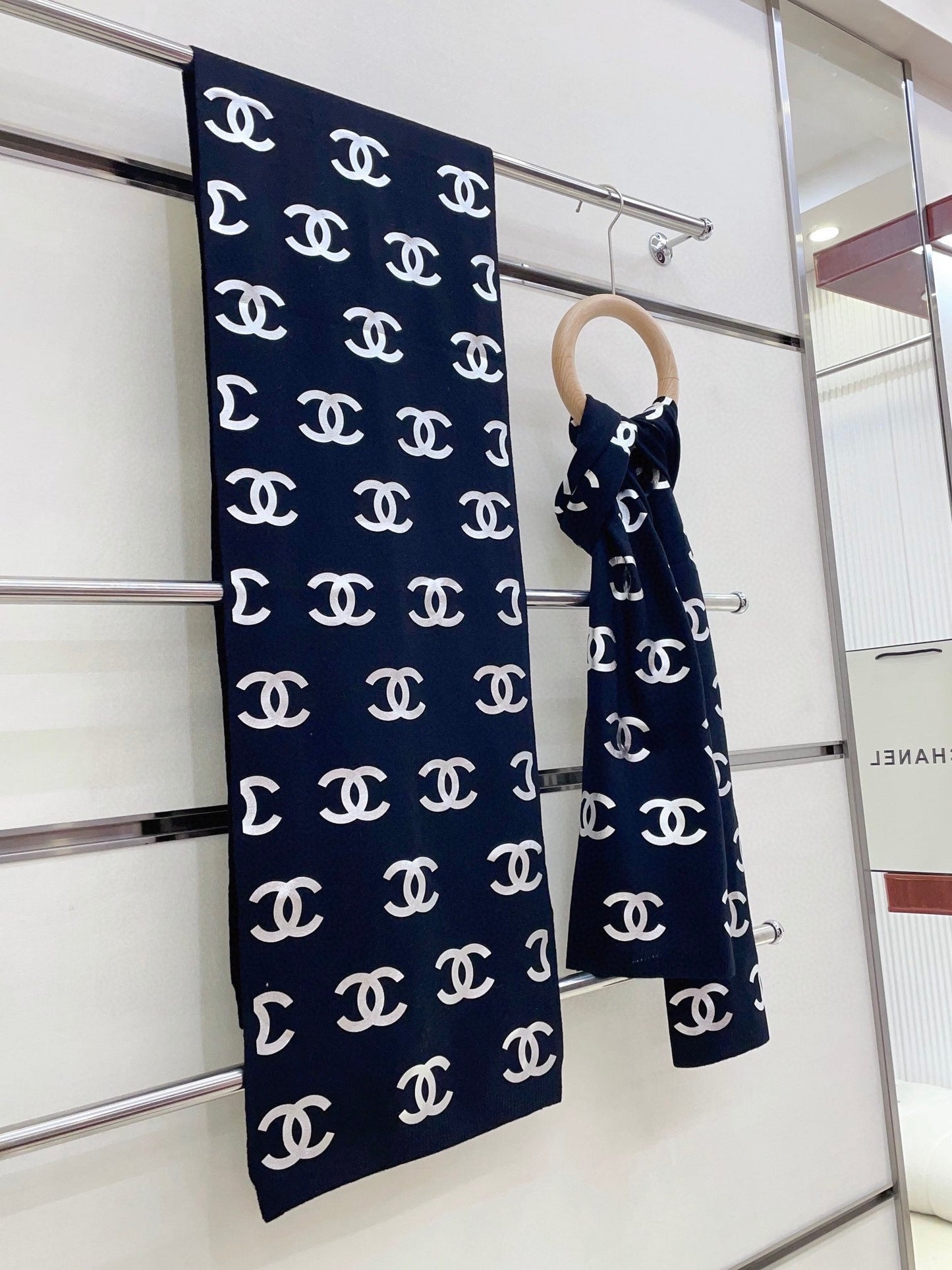 SCARF 190 CM IN NAVY BLUE CASHMERE WITH SILVER LOGO 401171 mysite