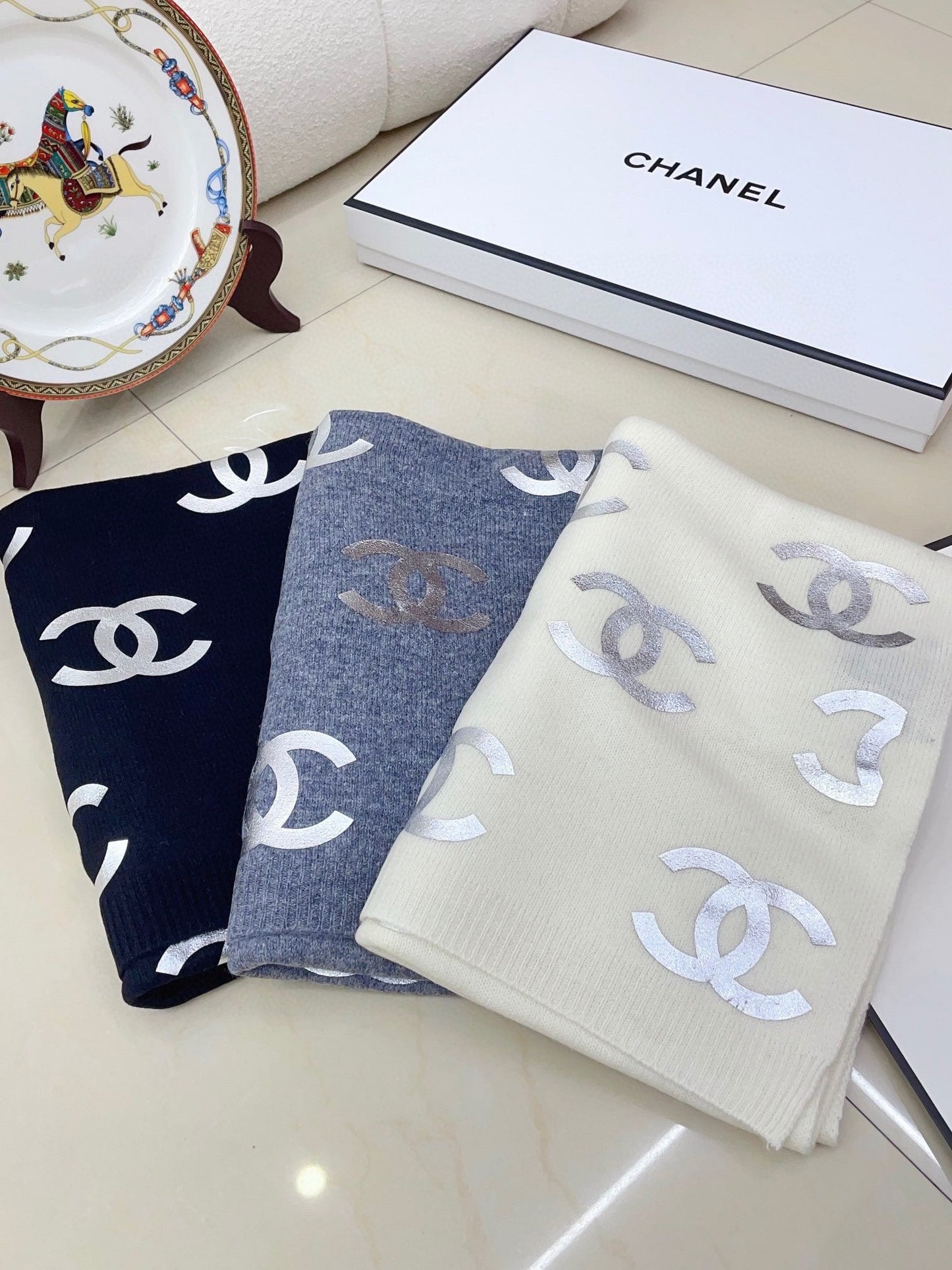 SCARF 190 CM IN NAVY BLUE CASHMERE WITH SILVER LOGO 401171 mysite