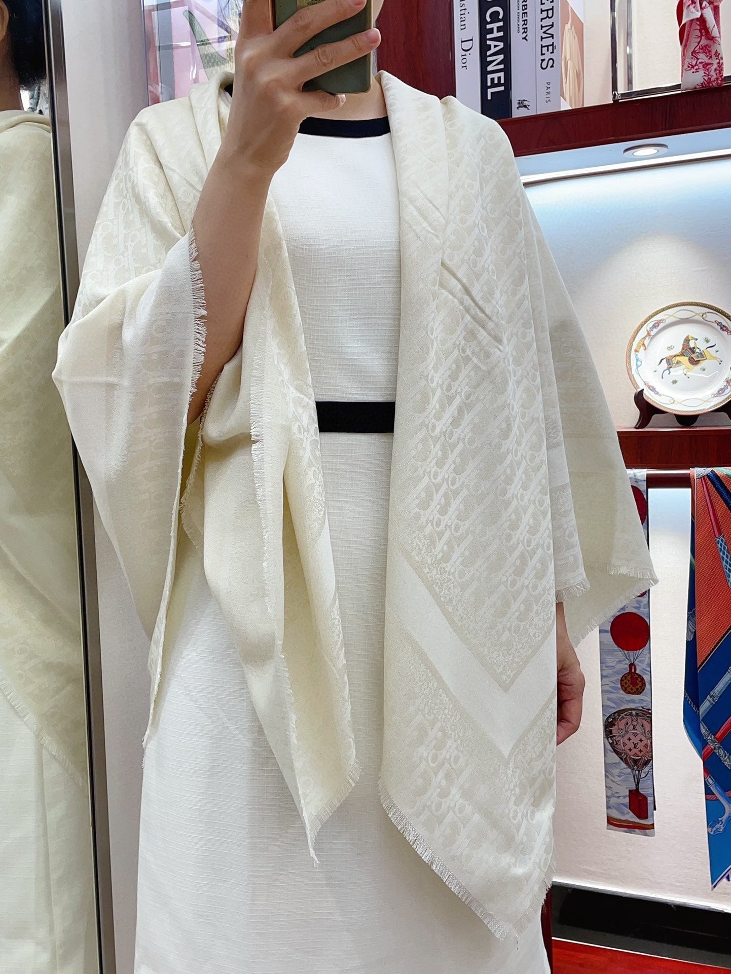 SQUARE SCARF 140 CM IN WHITE WOOL AND SILK  408660 mysite