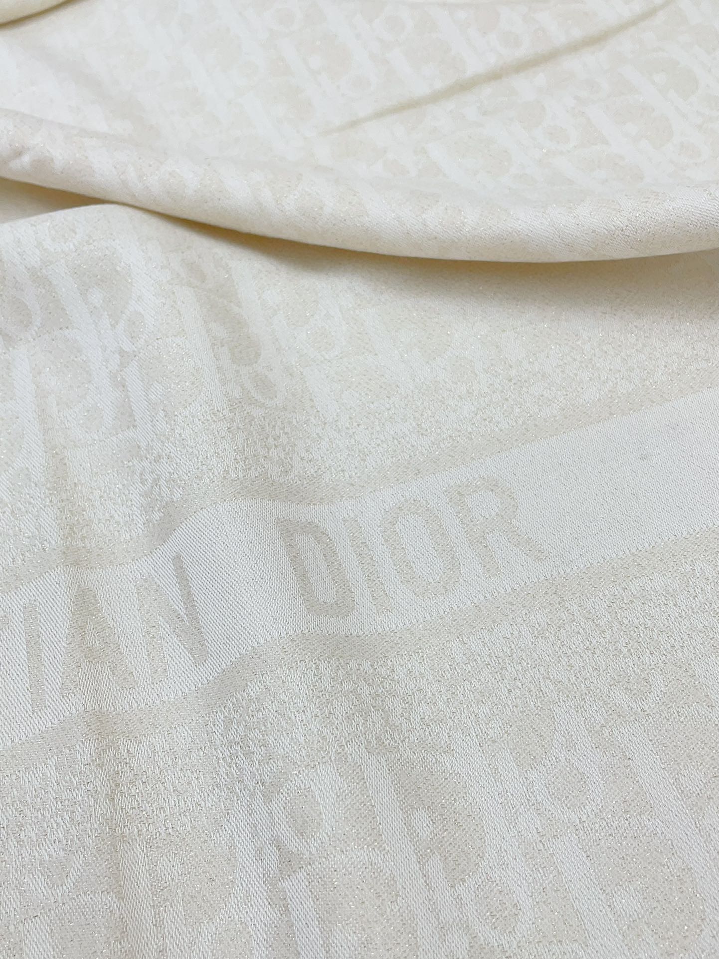 SQUARE SCARF 140 CM IN WHITE WOOL AND SILK  408660 mysite