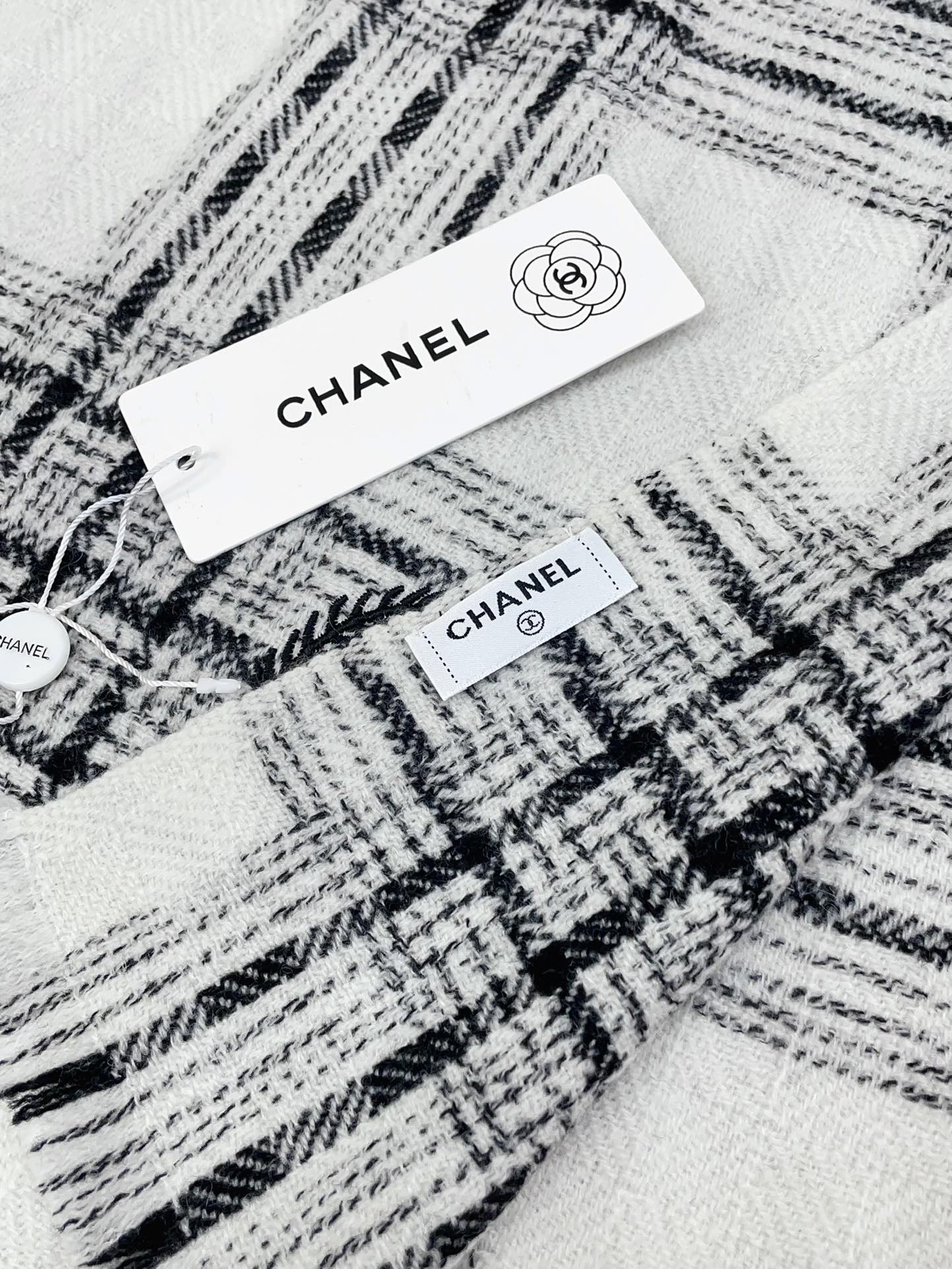 CC Scarf 190 CM In White With Black Stripes Fleece Wool 416907 mysite