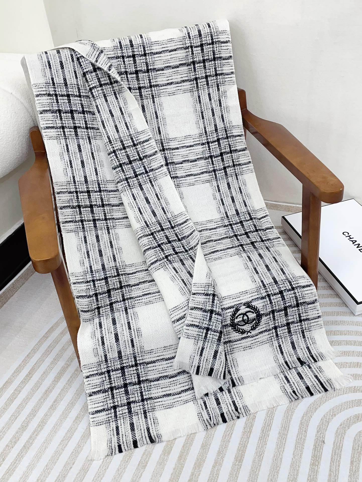 CC Scarf 190 CM In White With Black Stripes Fleece Wool 416907 mysite