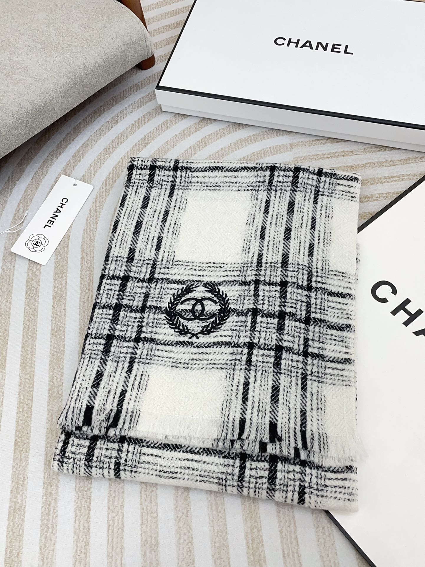 CC Scarf 190 CM In White With Black Stripes Fleece Wool 416907 mysite