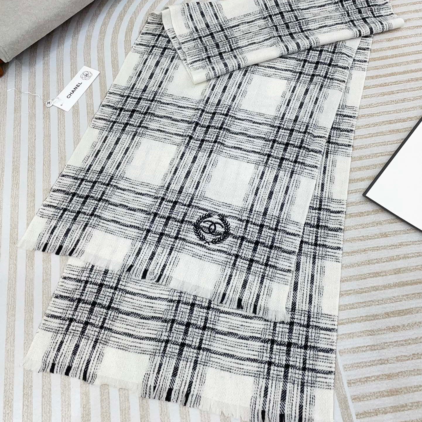 CC Scarf 190 CM In White With Black Stripes Fleece Wool 416907 mysite