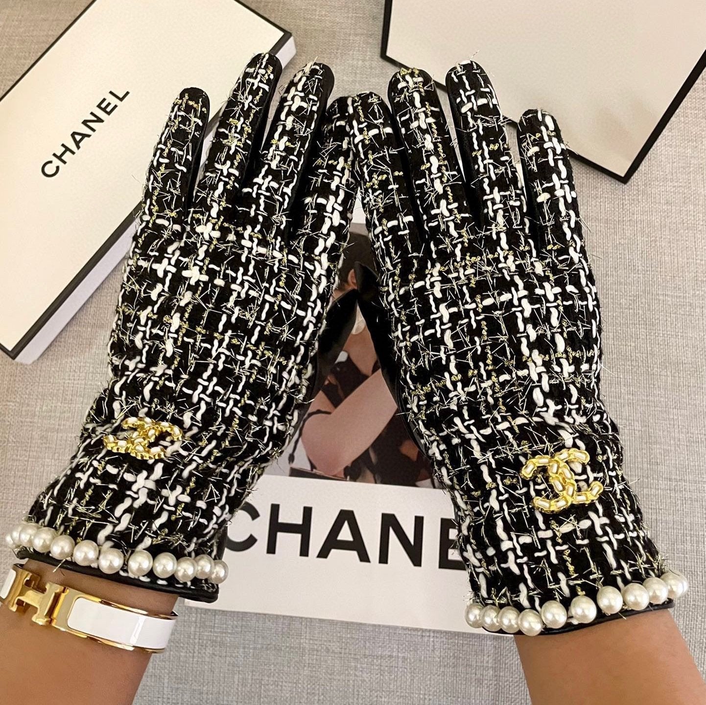 GLOVES IN BLACK MIX WHITE WOOL TWEED AND SHEEPSKIN 463846 mysite