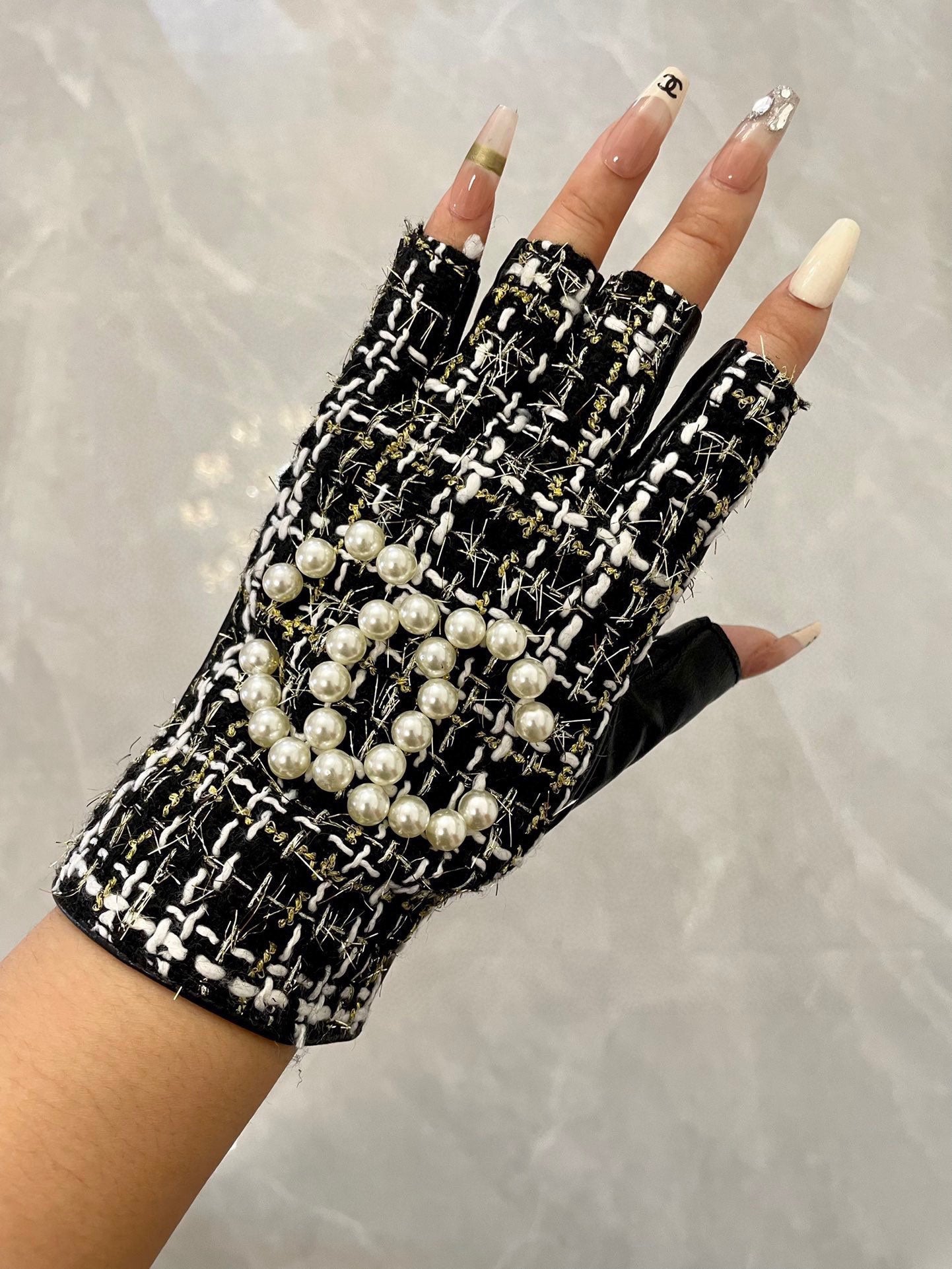 FINGERLESS GLOVES IN BLACK MIX WHITE WOOL TWEED 463847 mysite