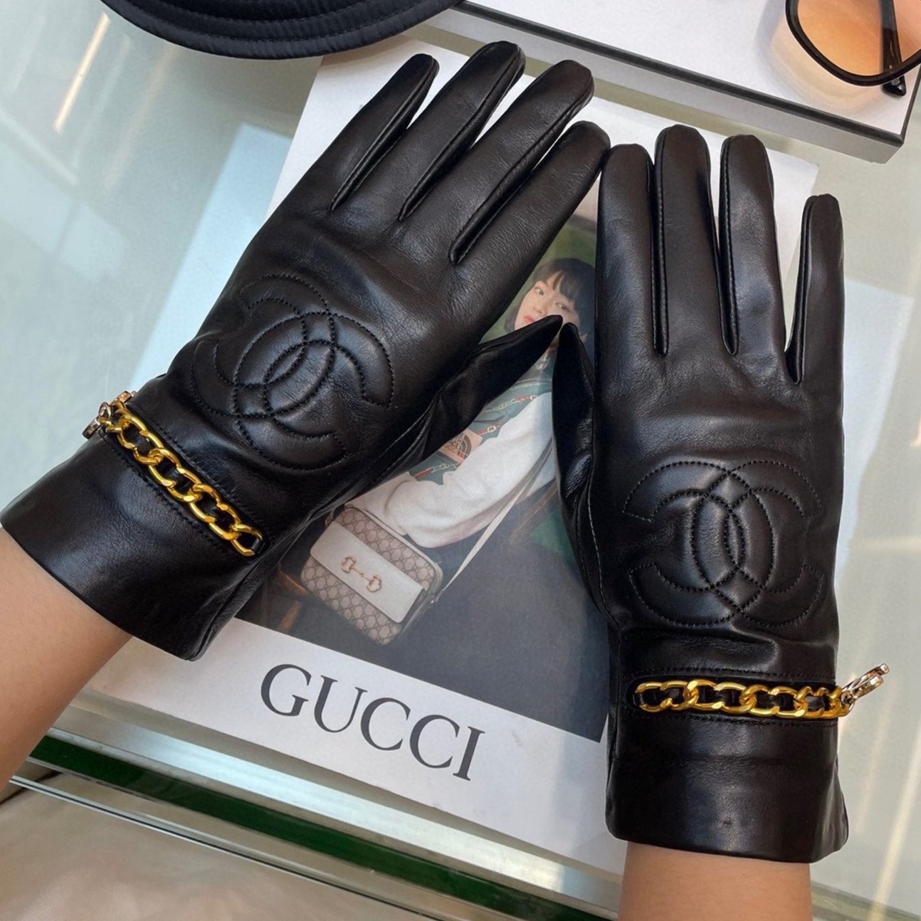 GLOVES IN BLACK LAMBSKIN GOLD HARDWARE 463837 mysite