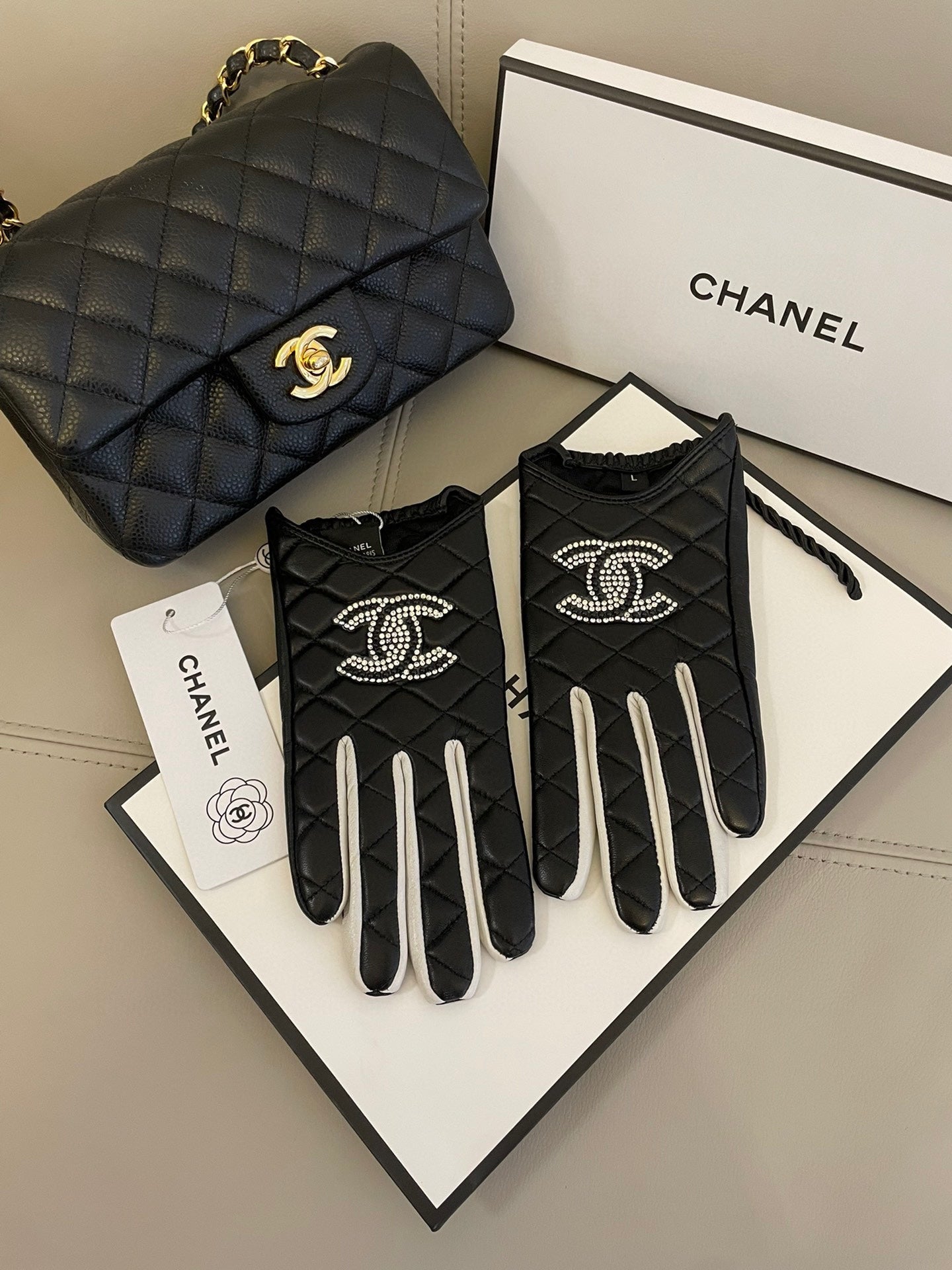 CC GLOVES IN BLACK MIX WHITE SHEEPSKIN 463850 mysite