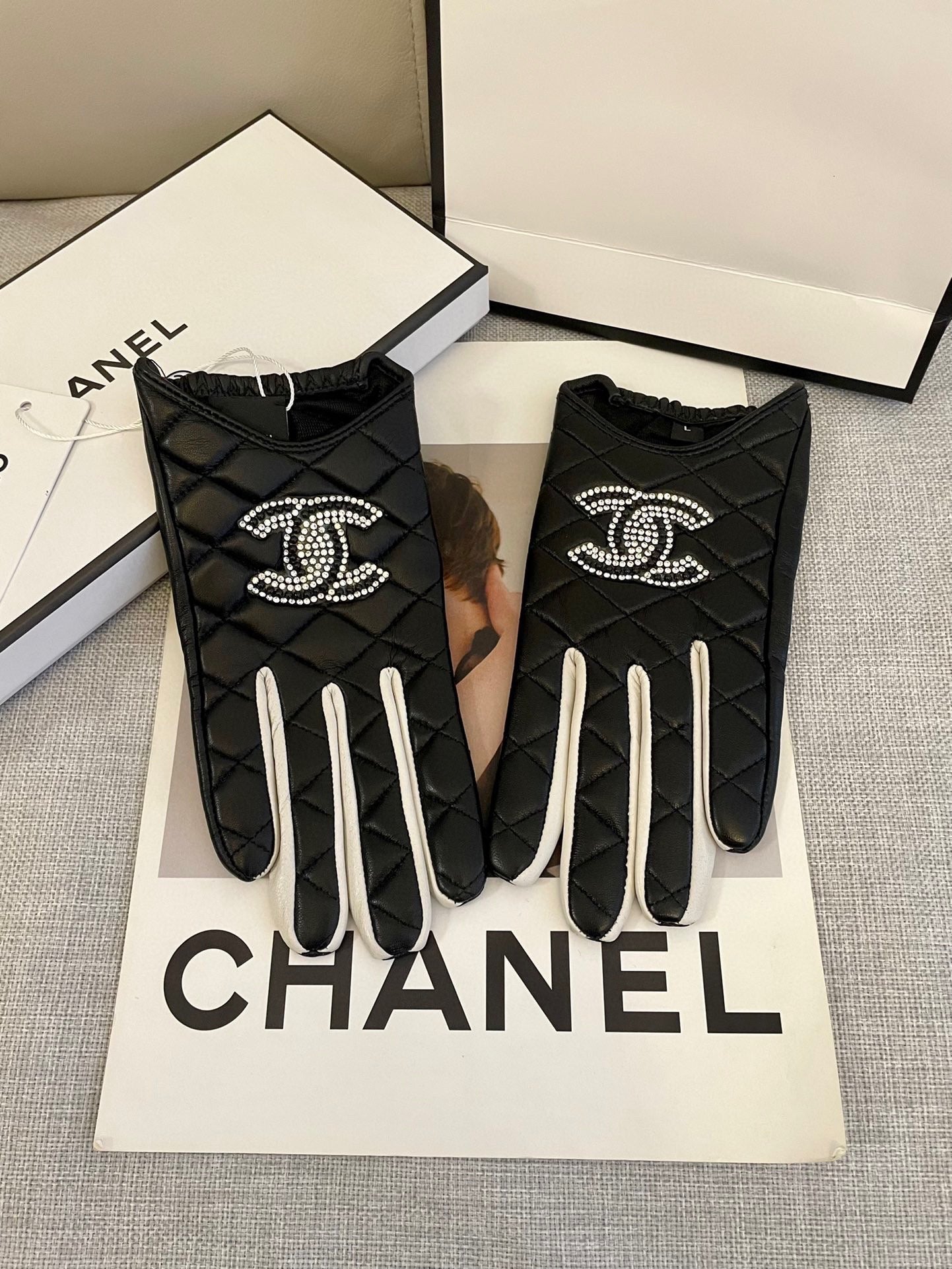 CC GLOVES IN BLACK MIX WHITE SHEEPSKIN 463850 mysite