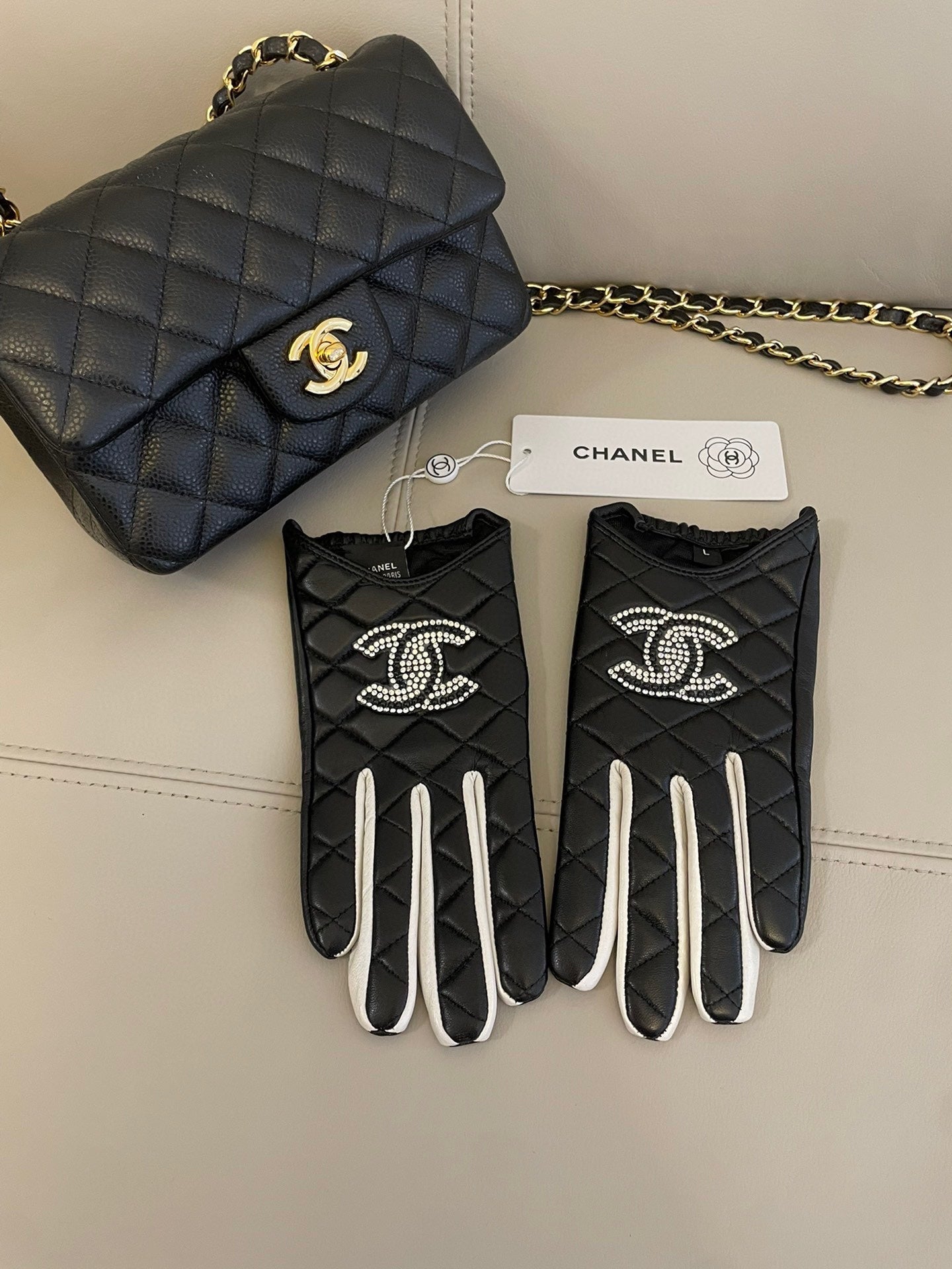 CC GLOVES IN BLACK MIX WHITE SHEEPSKIN 463850 mysite