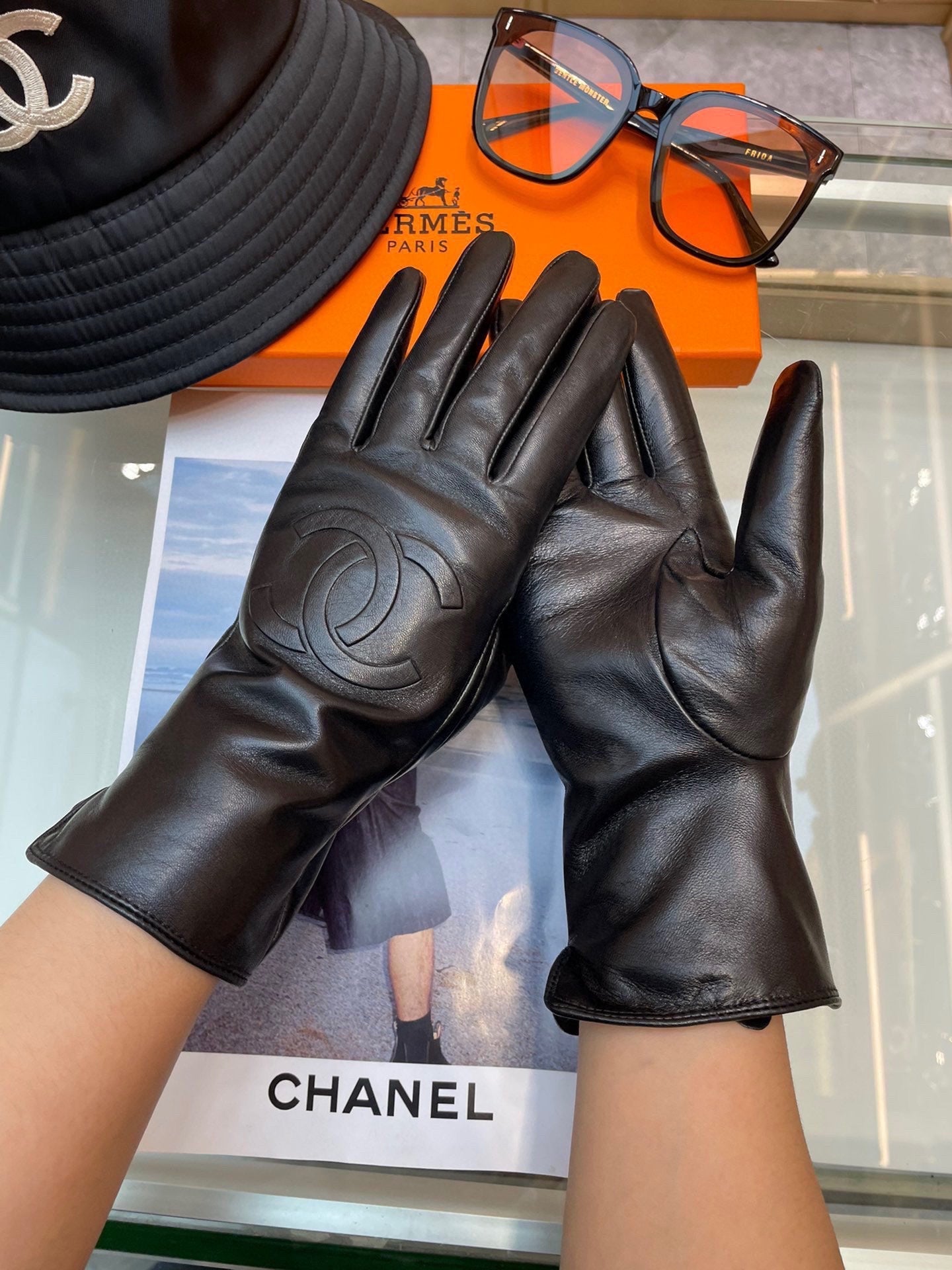 GLOVES IN BLACK LAMBSKIN 463840 mysite