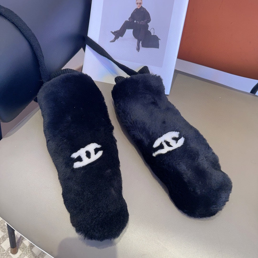 GLOVES IN BLACK RABBIT FUR AND LAMBSKIN 456405 mysite