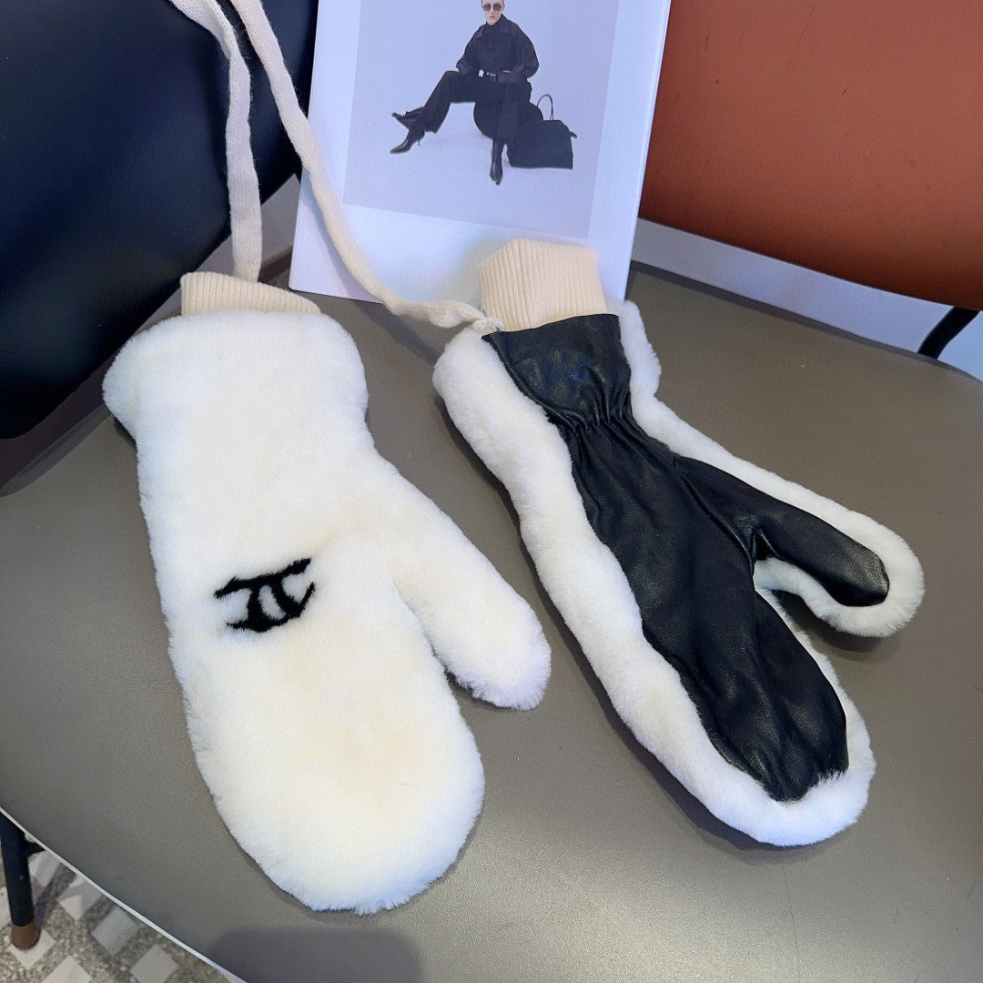 GLOVES IN WHITE RABBIT FUR AND LAMBSKIN 456404 mysite