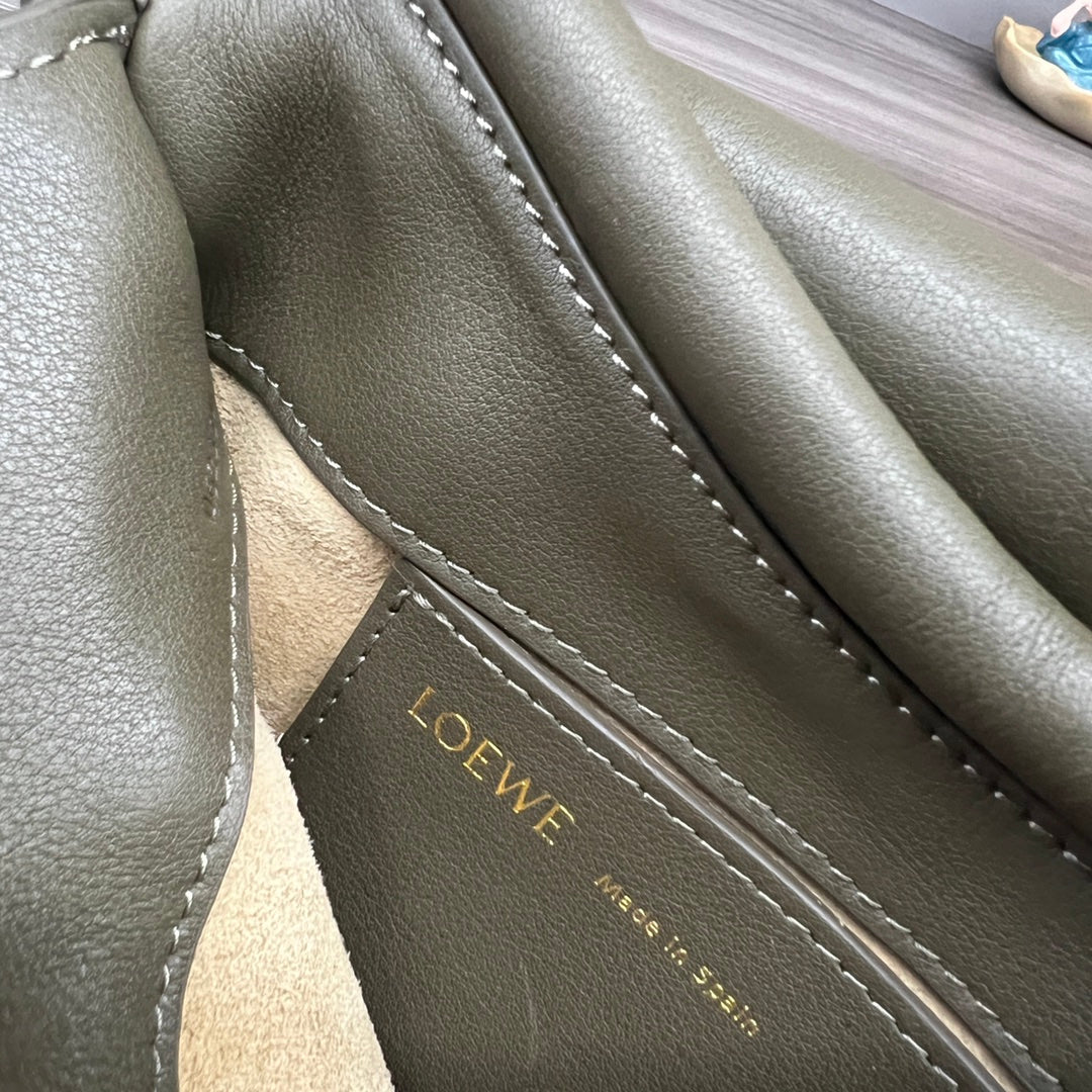 Loew Paseo Shoulder Bag 25cm Dark Olive Cowhide mysite